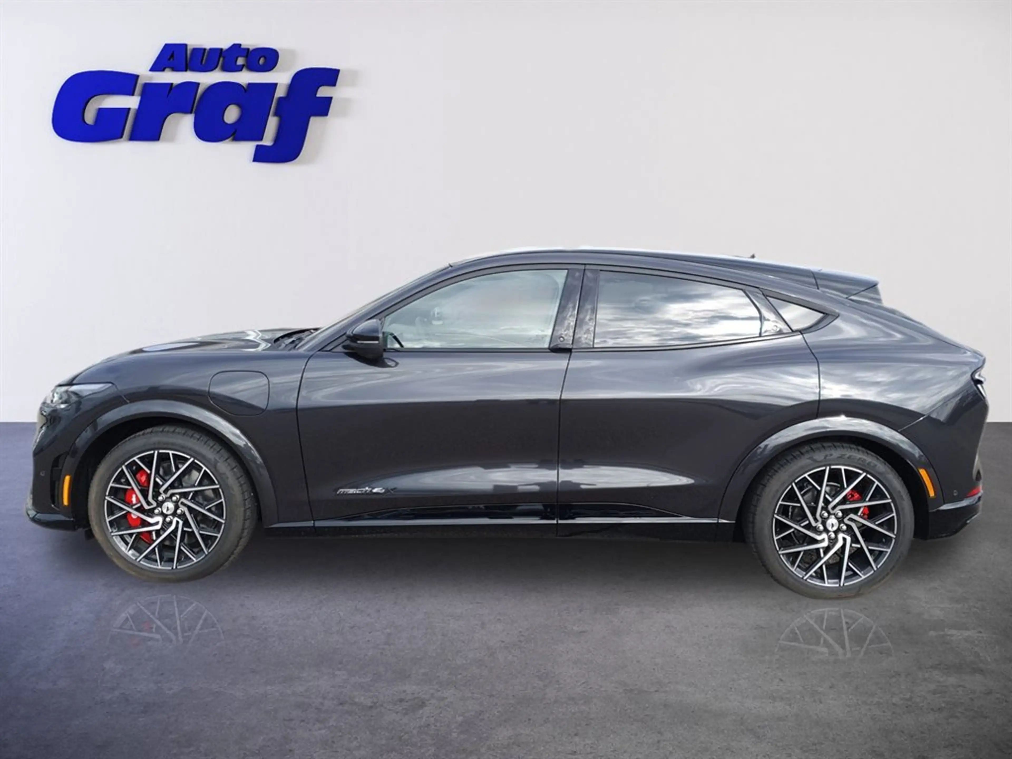Ford Mustang Mach-E 88kWh GT Elektro Extended Range — photo 5
