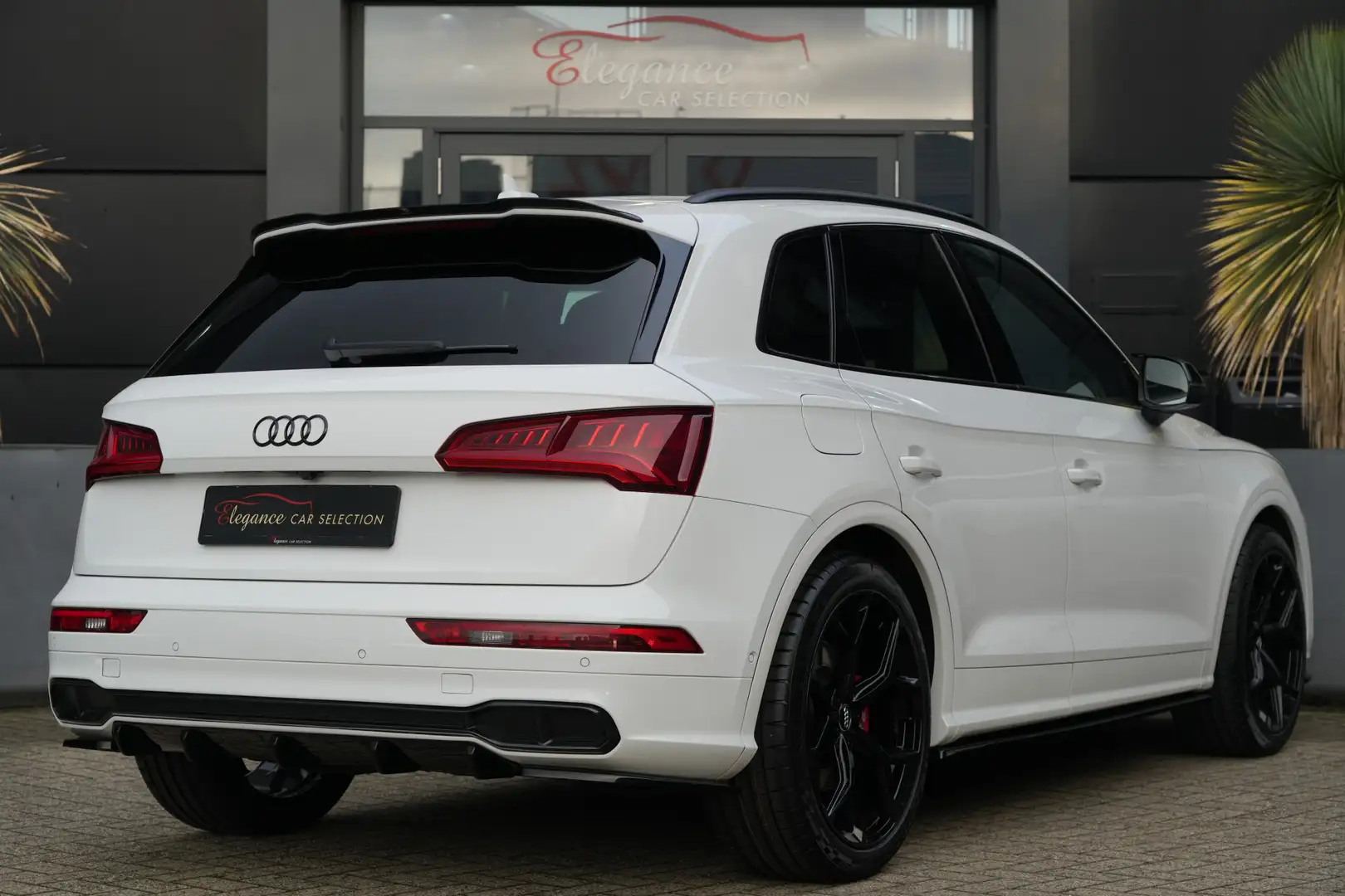 Audi SQ5 3.0 TFSI Quattro Pro Line Plus 354pk Panoramadak/L Wit - 2