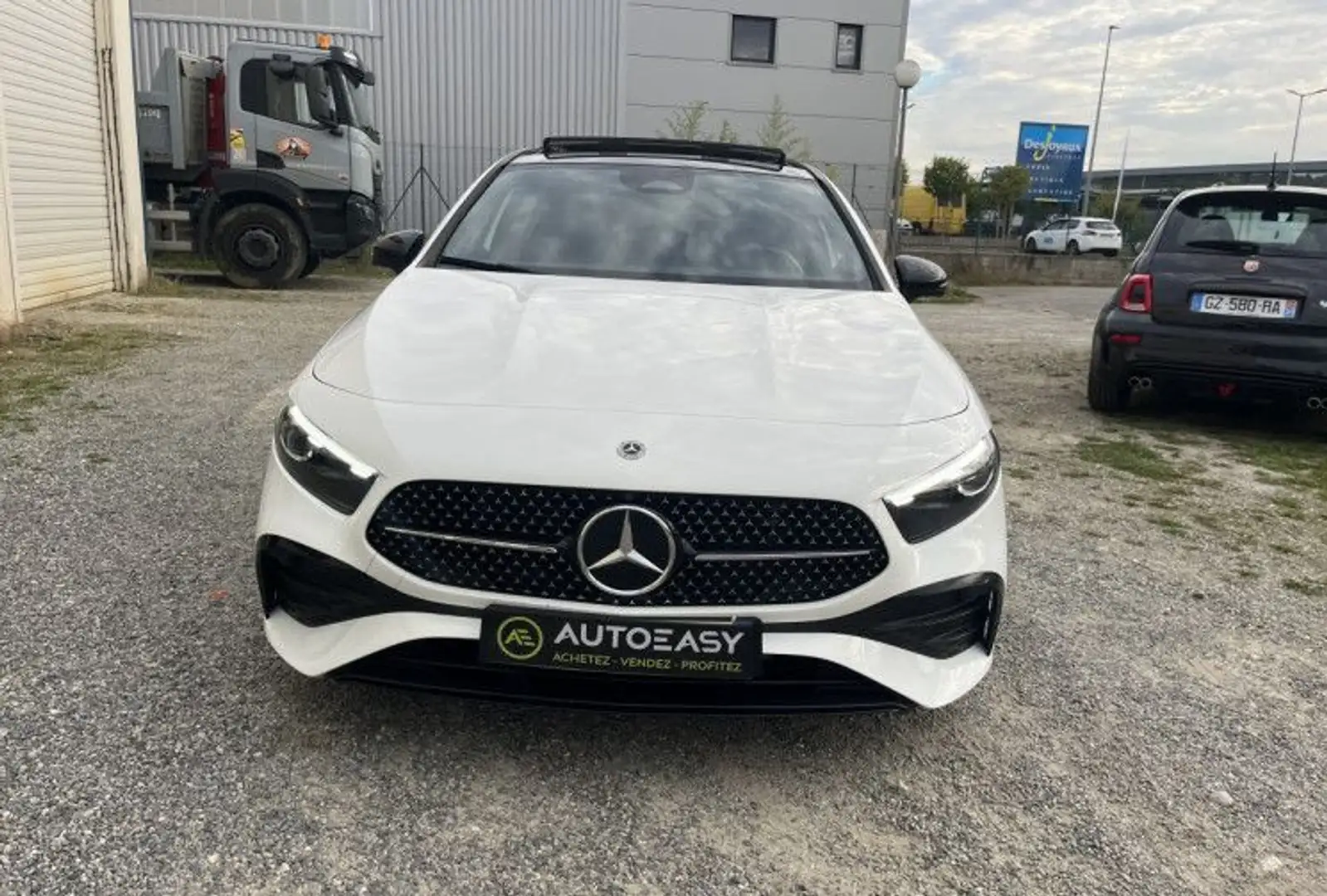 Mercedes-Benz A 180 180d 116ch AMG Line 8G-DCT Blanc - 2