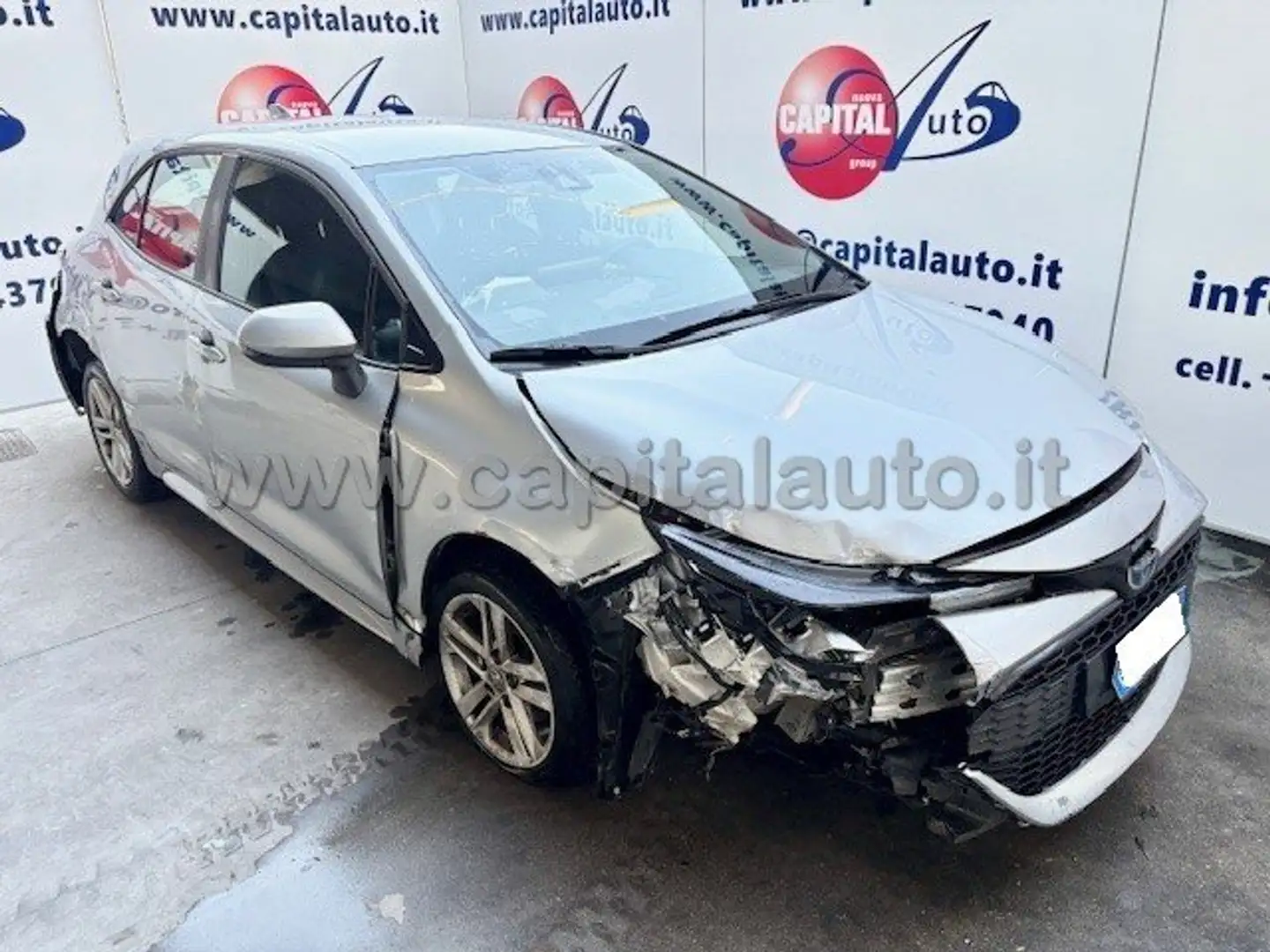 Toyota Corolla 5p 1.8 Hybrid ecvt NETTO 7500 Silber - 2