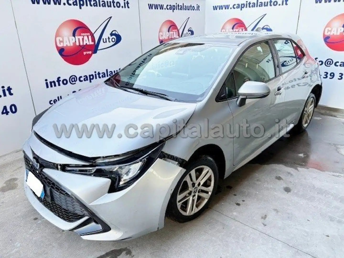 Toyota Corolla 5p 1.8 Hybrid ecvt NETTO 7500 Silber - 1