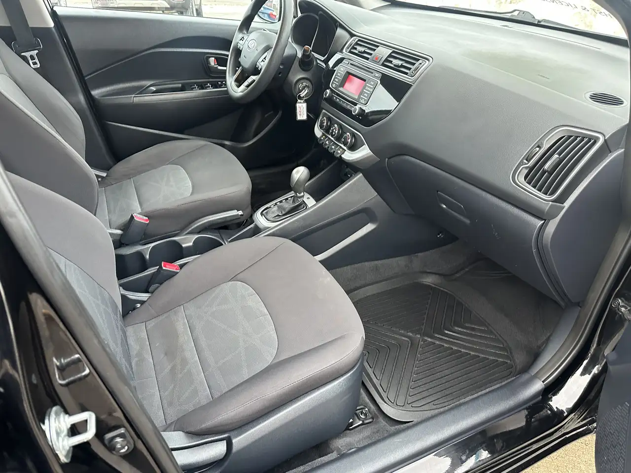 Kia Rio снимка Kia Rio