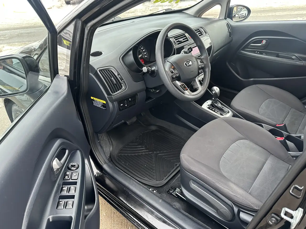 Kia Rio снимка Kia Rio