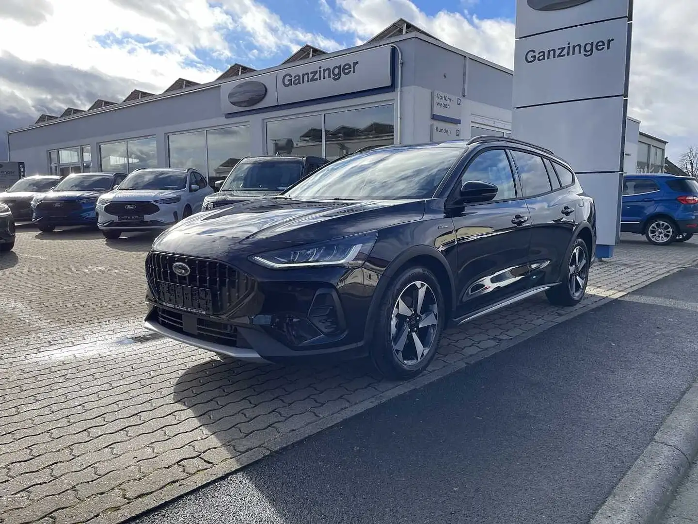 Ford Focus Active X Hybrid Turnier Automatik, NP 42.640 + 4 J Negro - 1