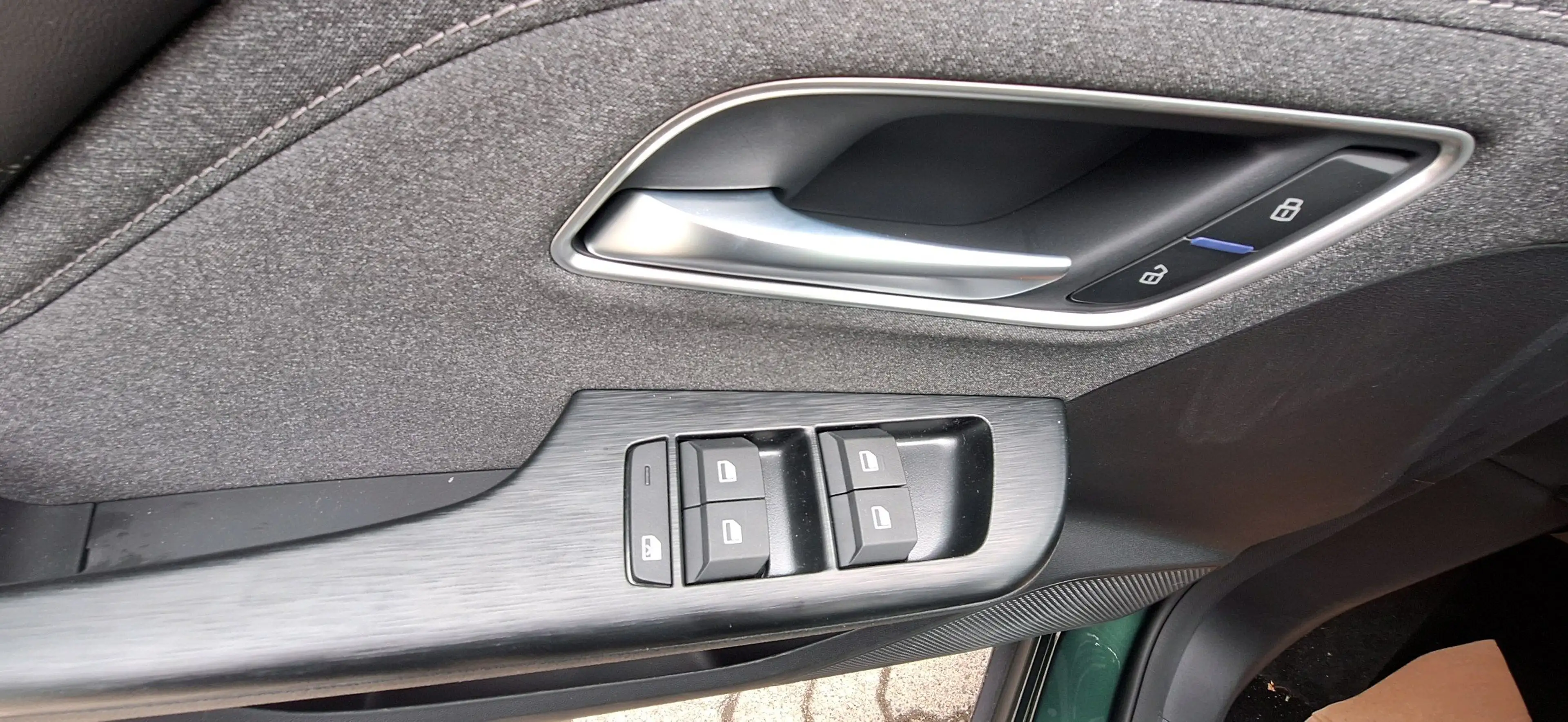 MG ZS 1.5 Hybrid+ 145 kW Comfort — photo 15