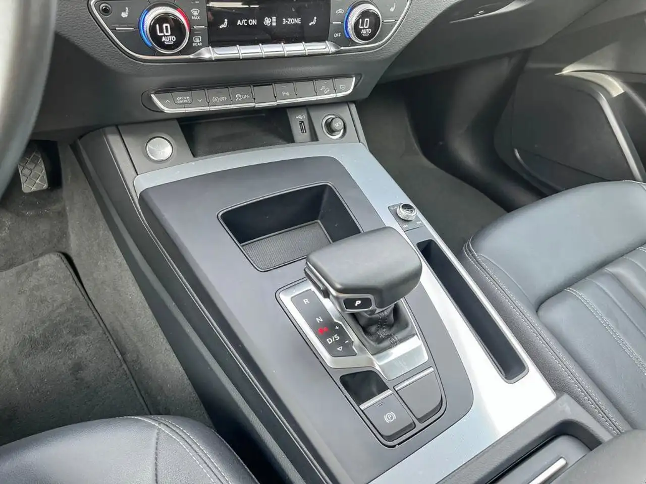 Audi Q5 снимка Audi Q5