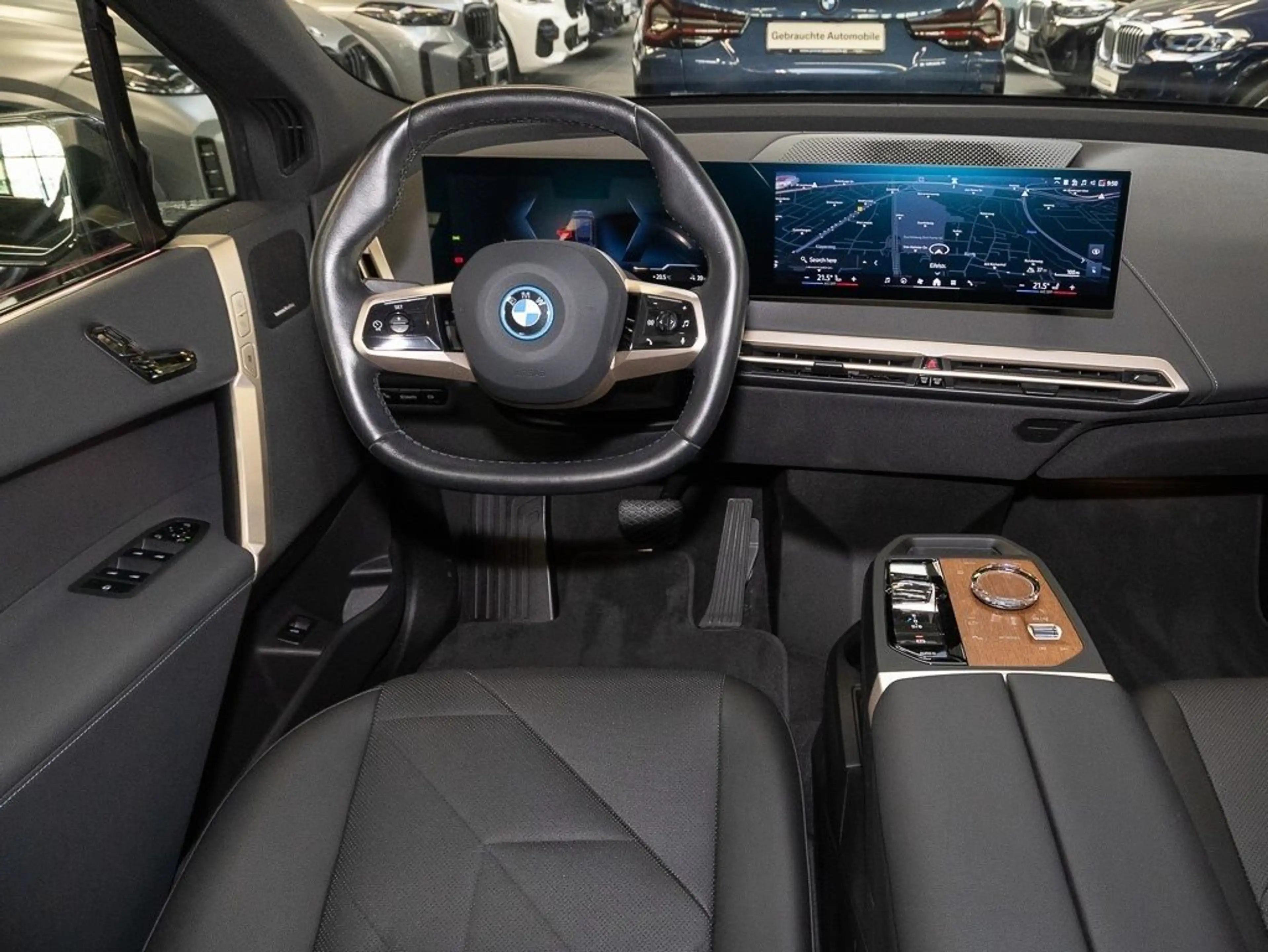 BMW iX xDrive50 M Sport HUD ACC RFK NAVI Standh. LM — photo 7