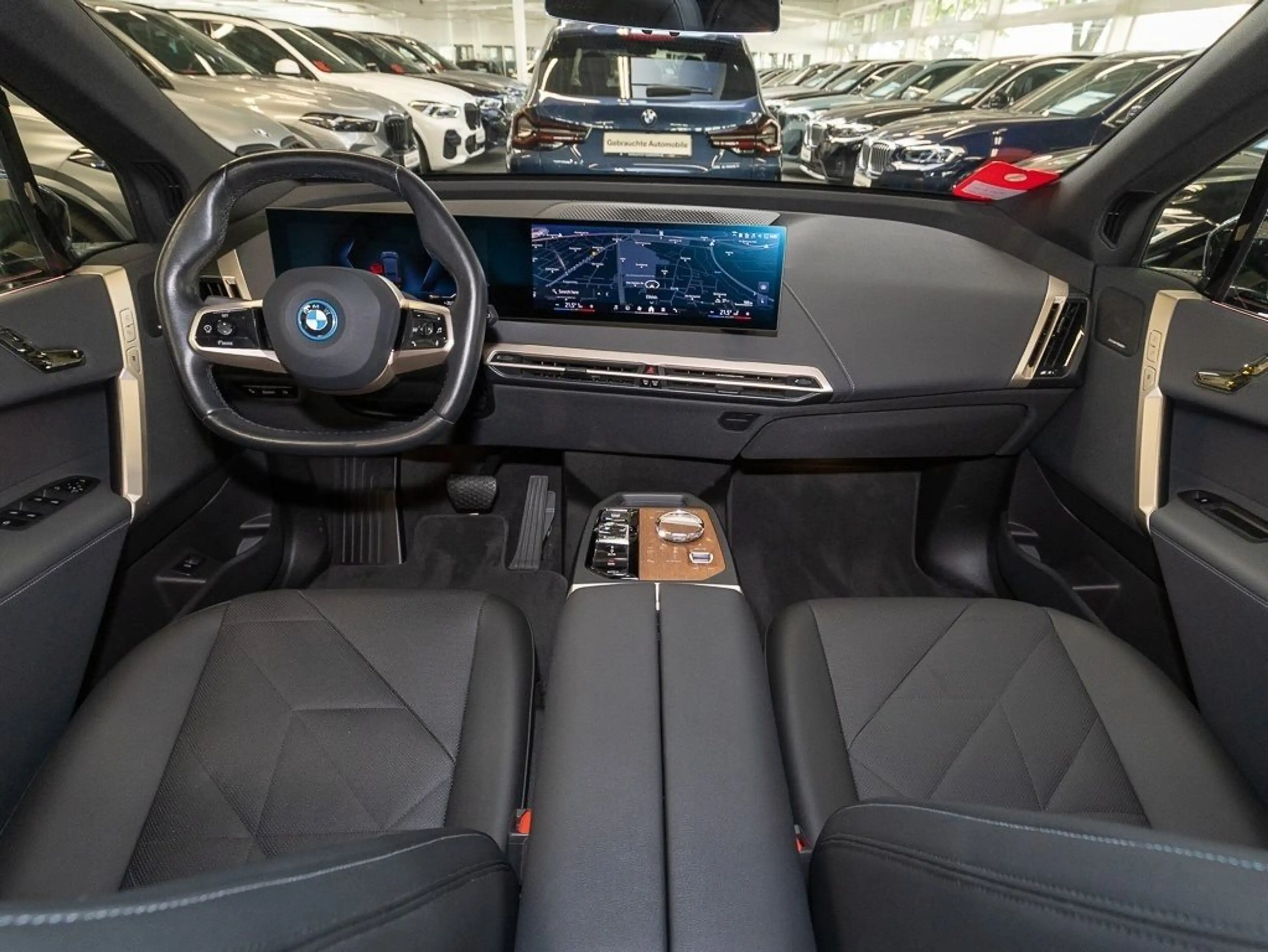 BMW iX xDrive50 M Sport HUD ACC RFK NAVI Standh. LM — photo 12