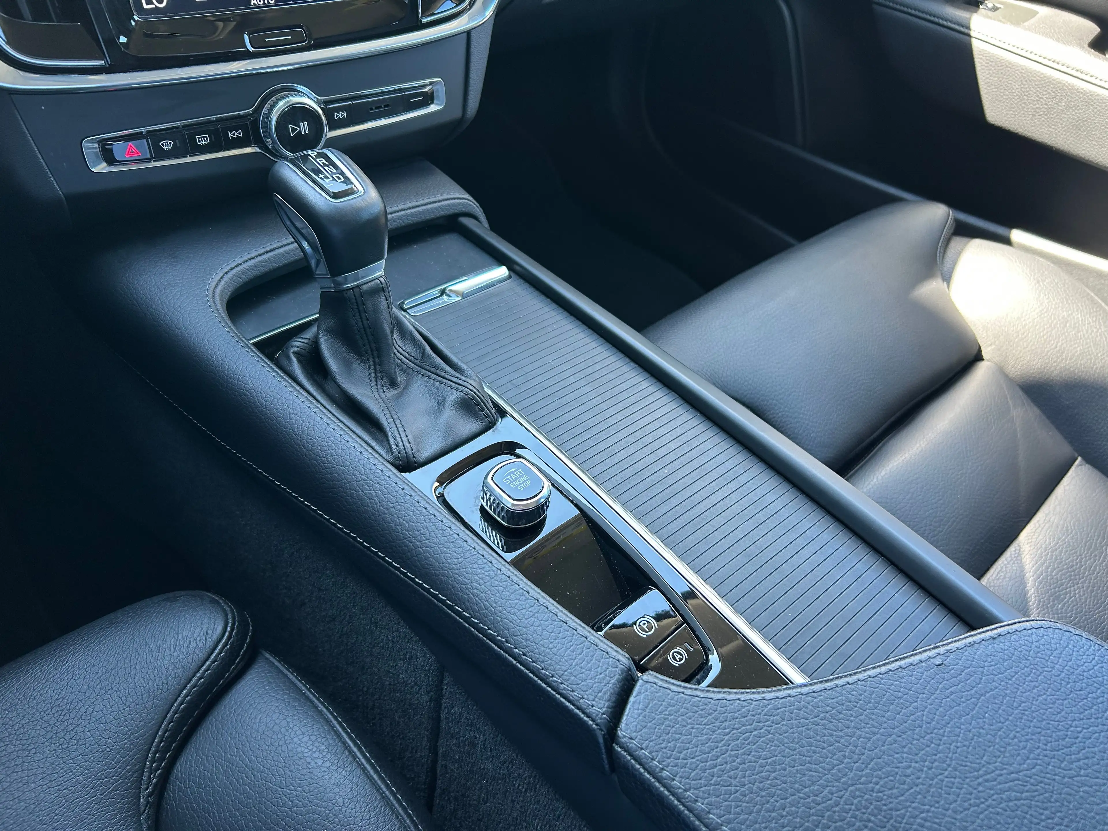 Volvo V90 2.0 T4 Momentum | Pilot Assist | BLIS | Memory | L — photo 7