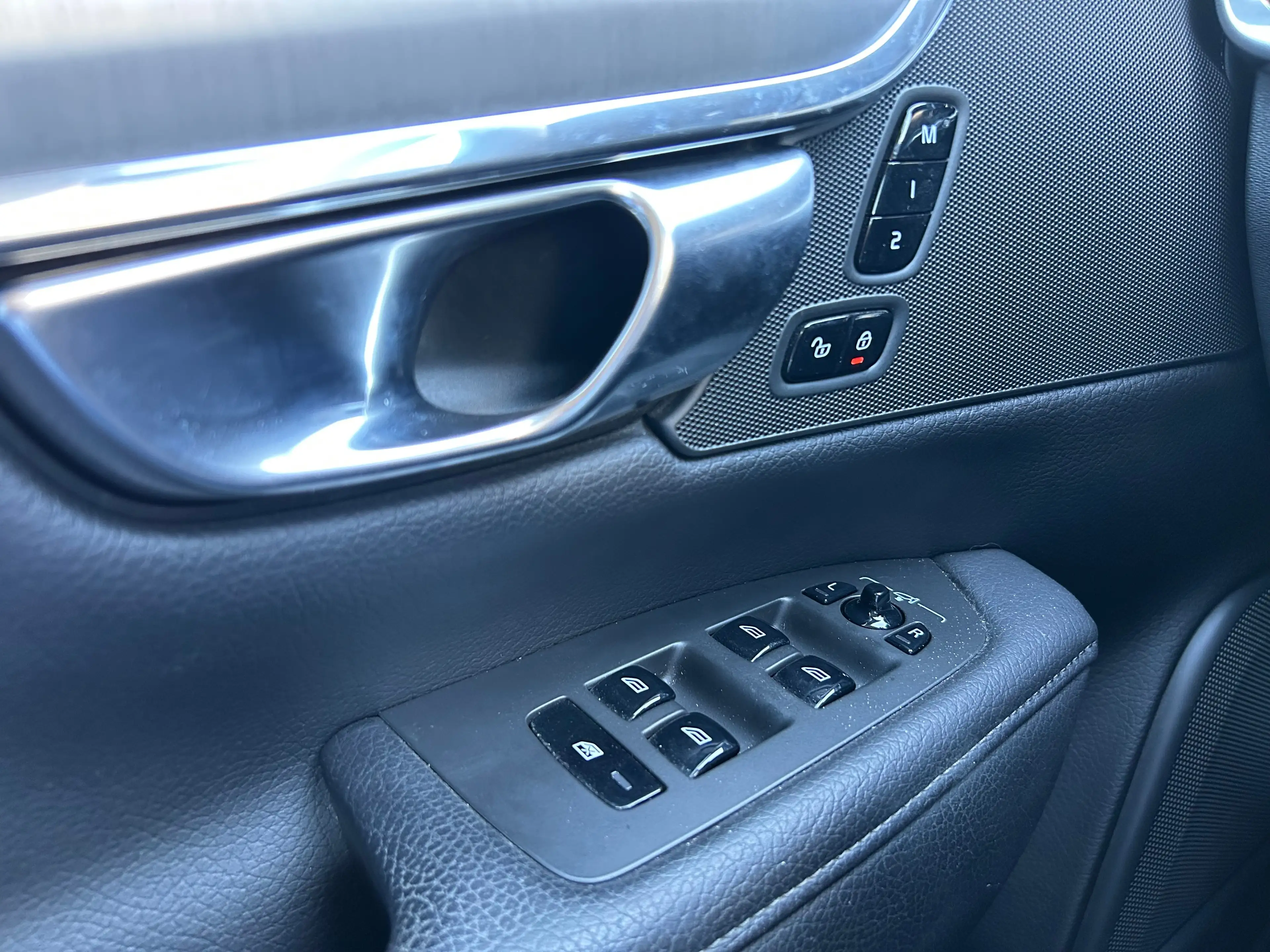Volvo V90 2.0 T4 Momentum | Pilot Assist | BLIS | Memory | L — photo 10