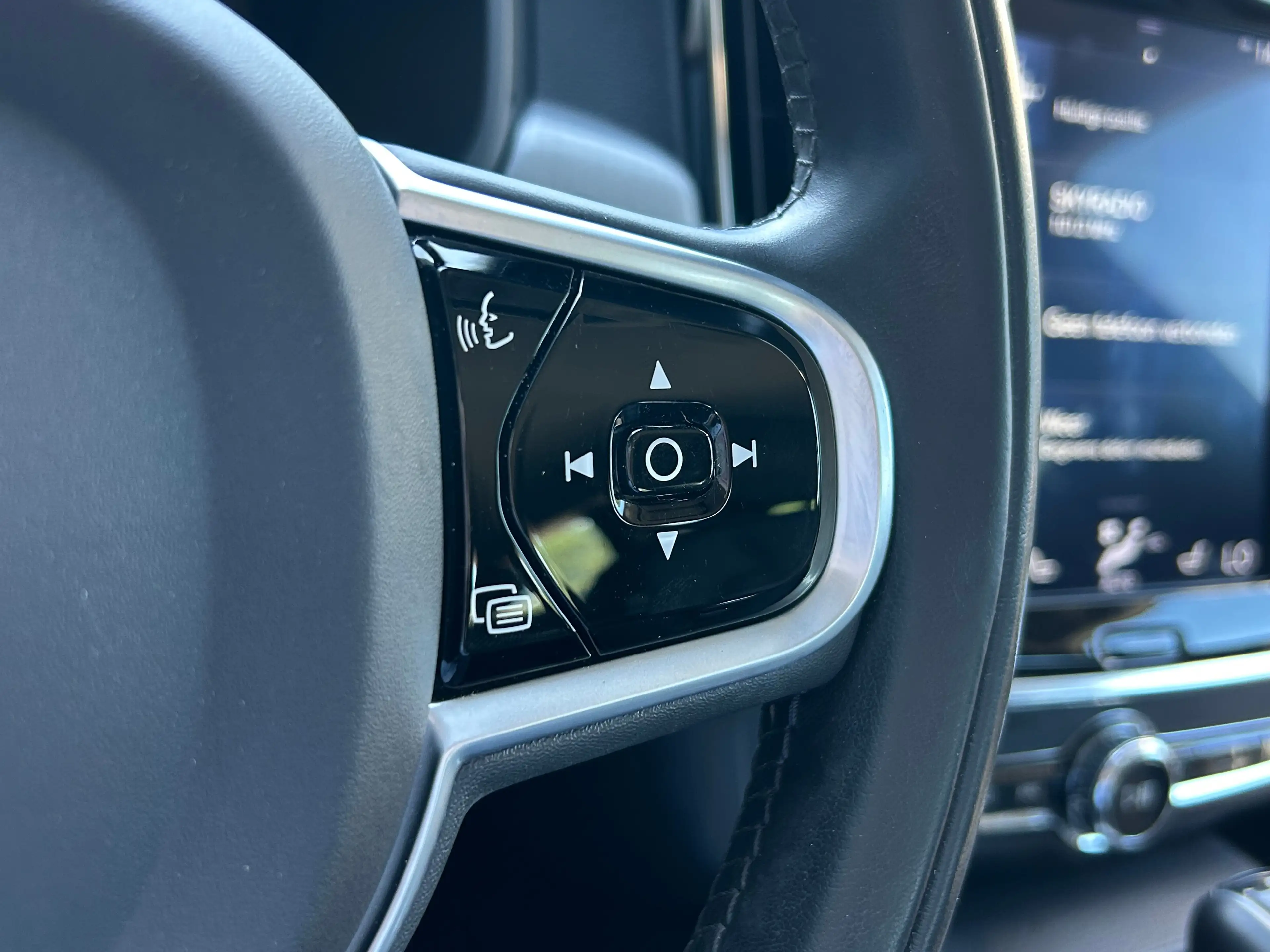 Volvo V90 2.0 T4 Momentum | Pilot Assist | BLIS | Memory | L — photo 14