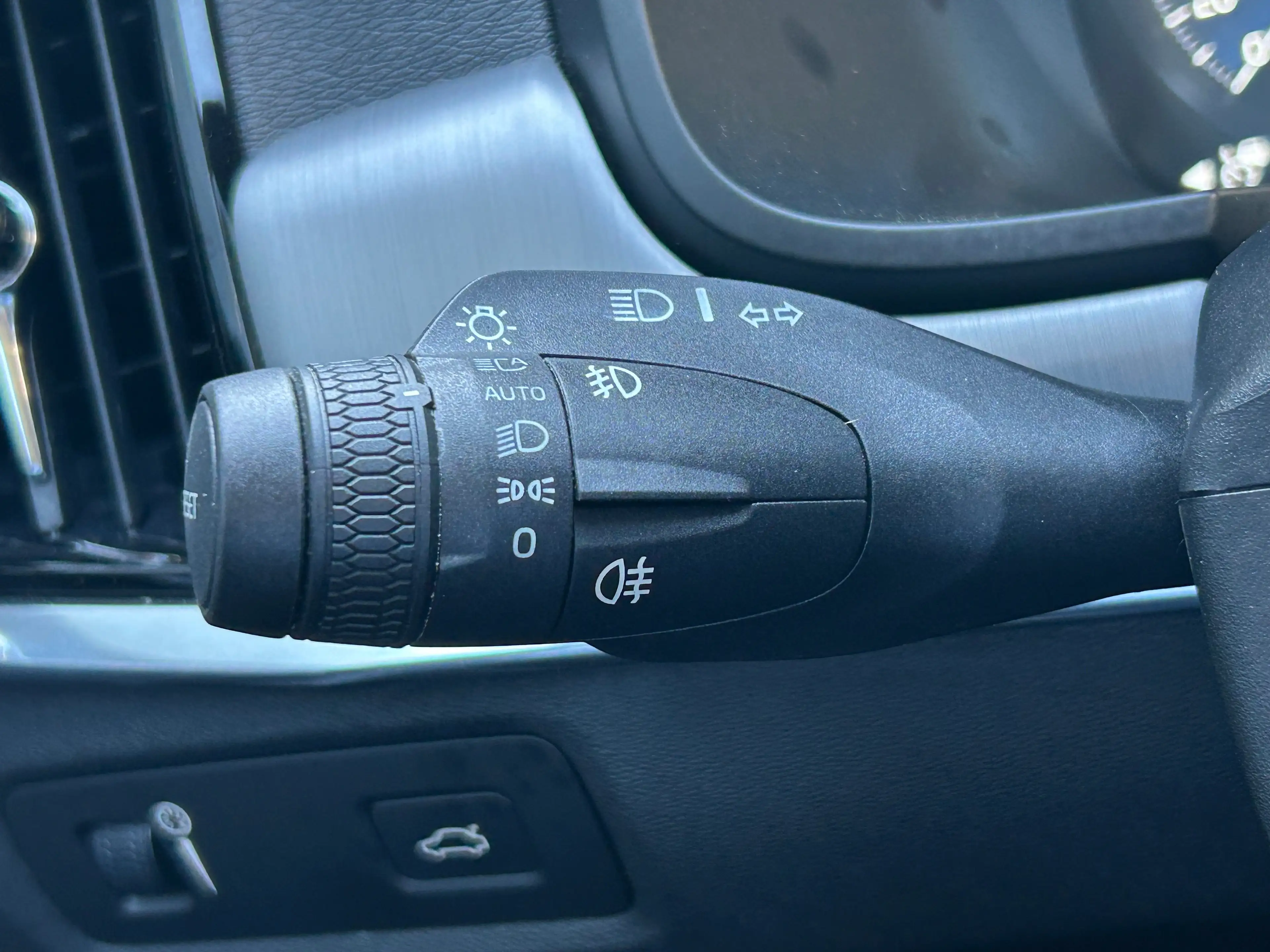 Volvo V90 2.0 T4 Momentum | Pilot Assist | BLIS | Memory | L — photo 15