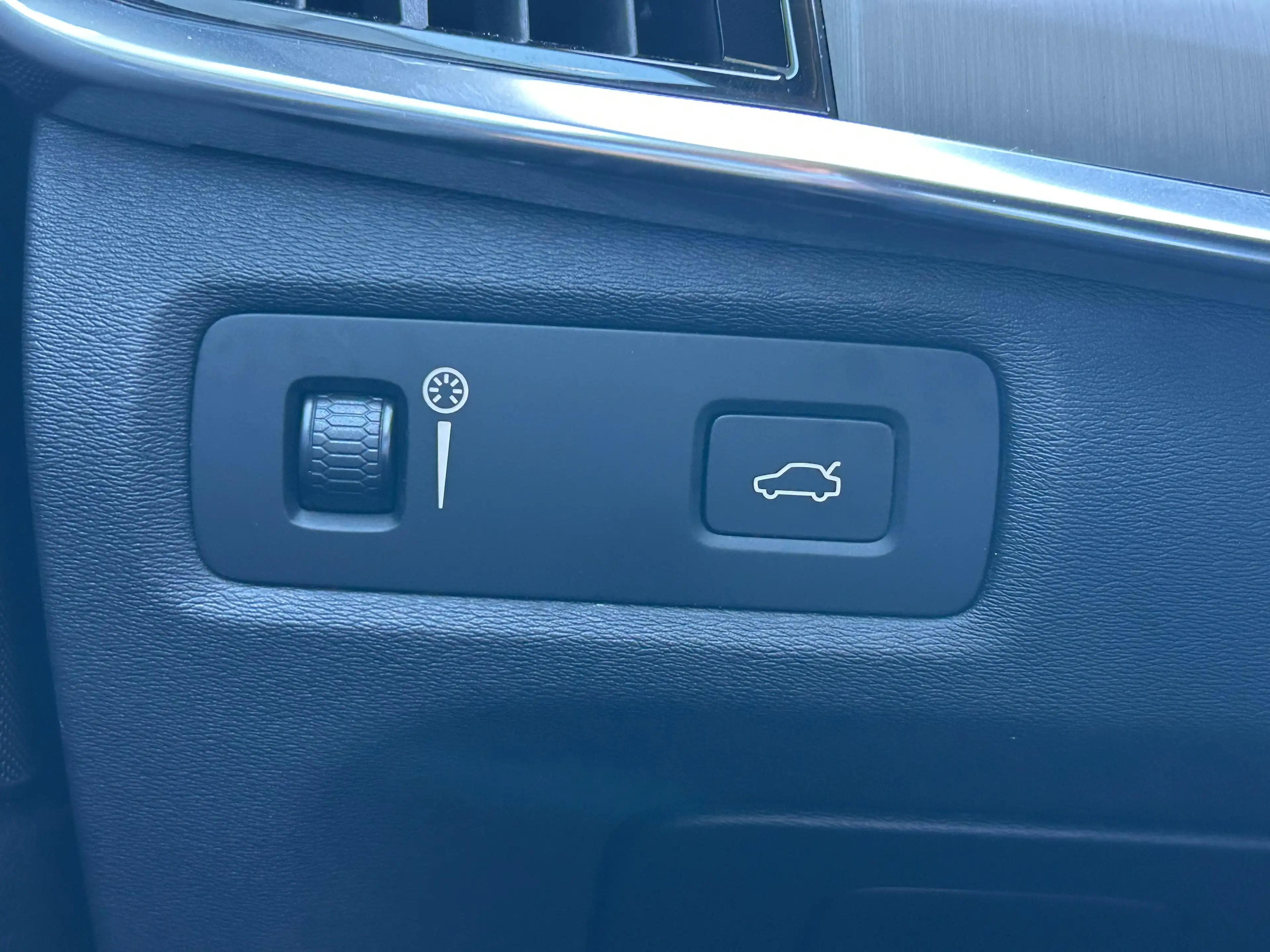 Volvo V90 2.0 T4 Momentum | Pilot Assist | BLIS | Memory | L — photo 11