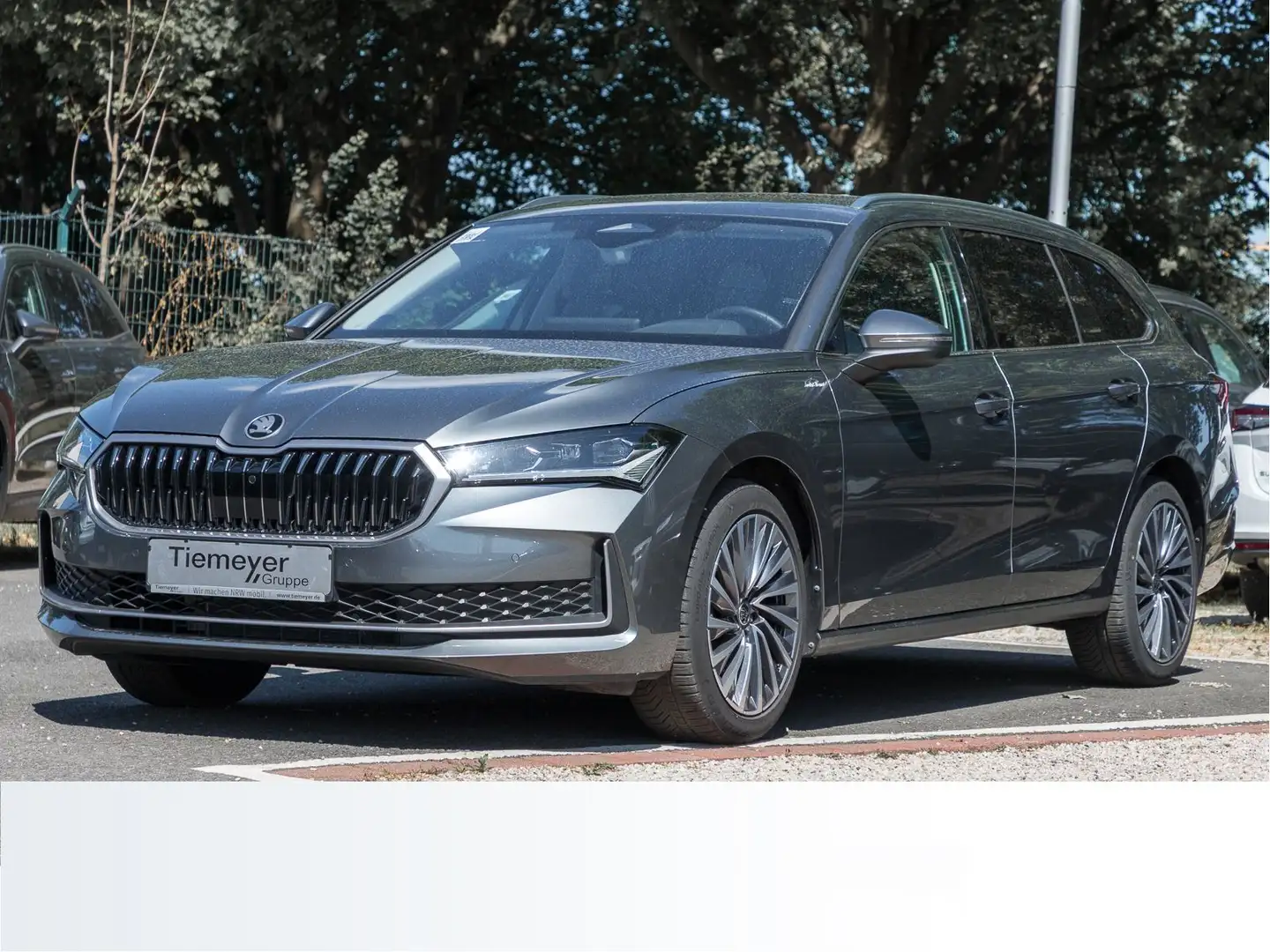 Skoda Superb Combi 1.5 TSI DSG LAURIN & KLEMENT LM18 L Grau - 1