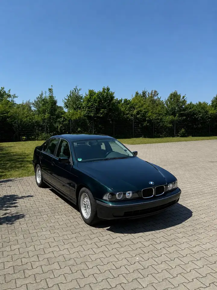 BMW 520i, foto 1
