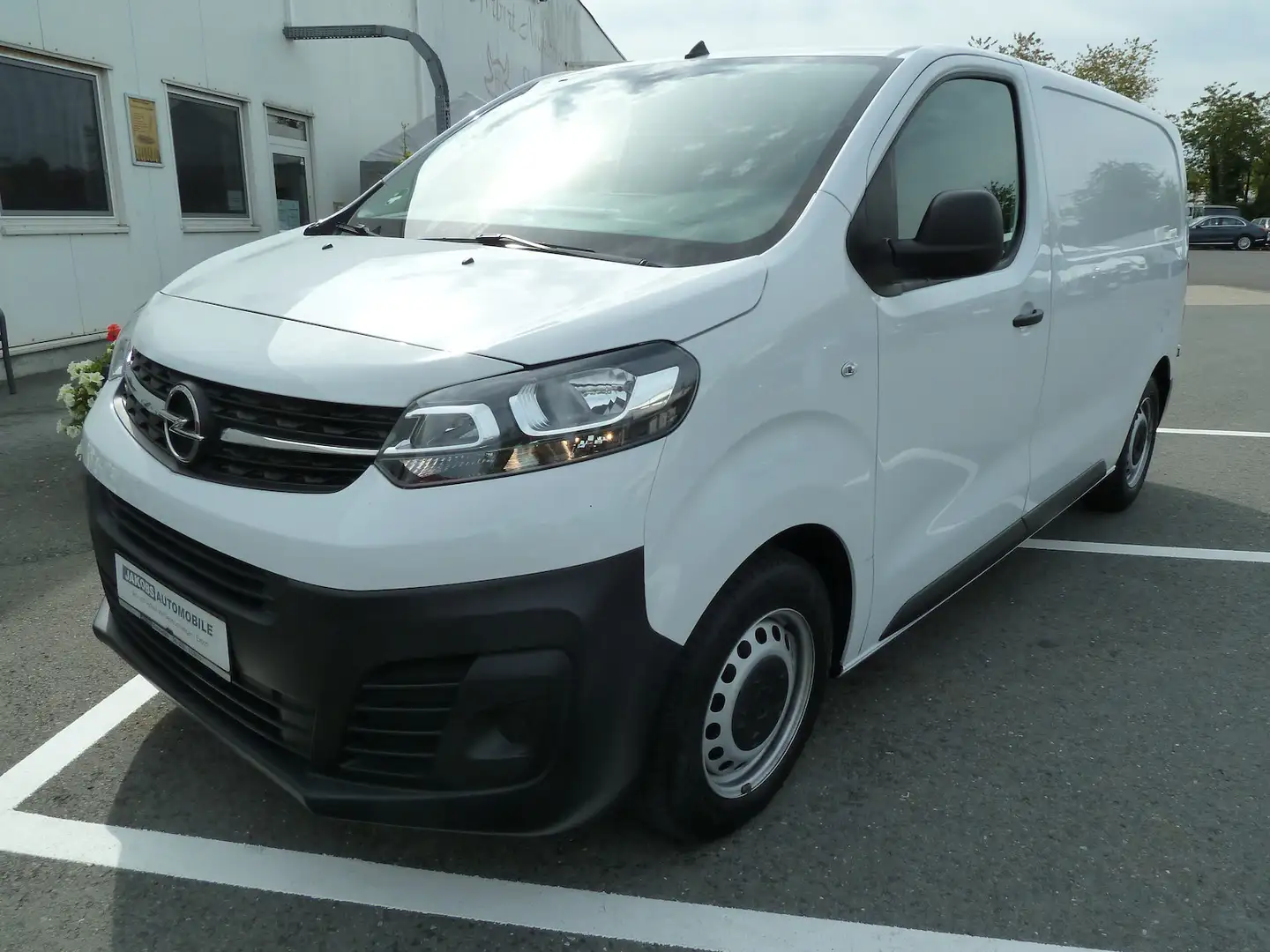 Opel Vivaro 1.5 D 3 Sitze Klima PDC beschädigt Weiß - 1