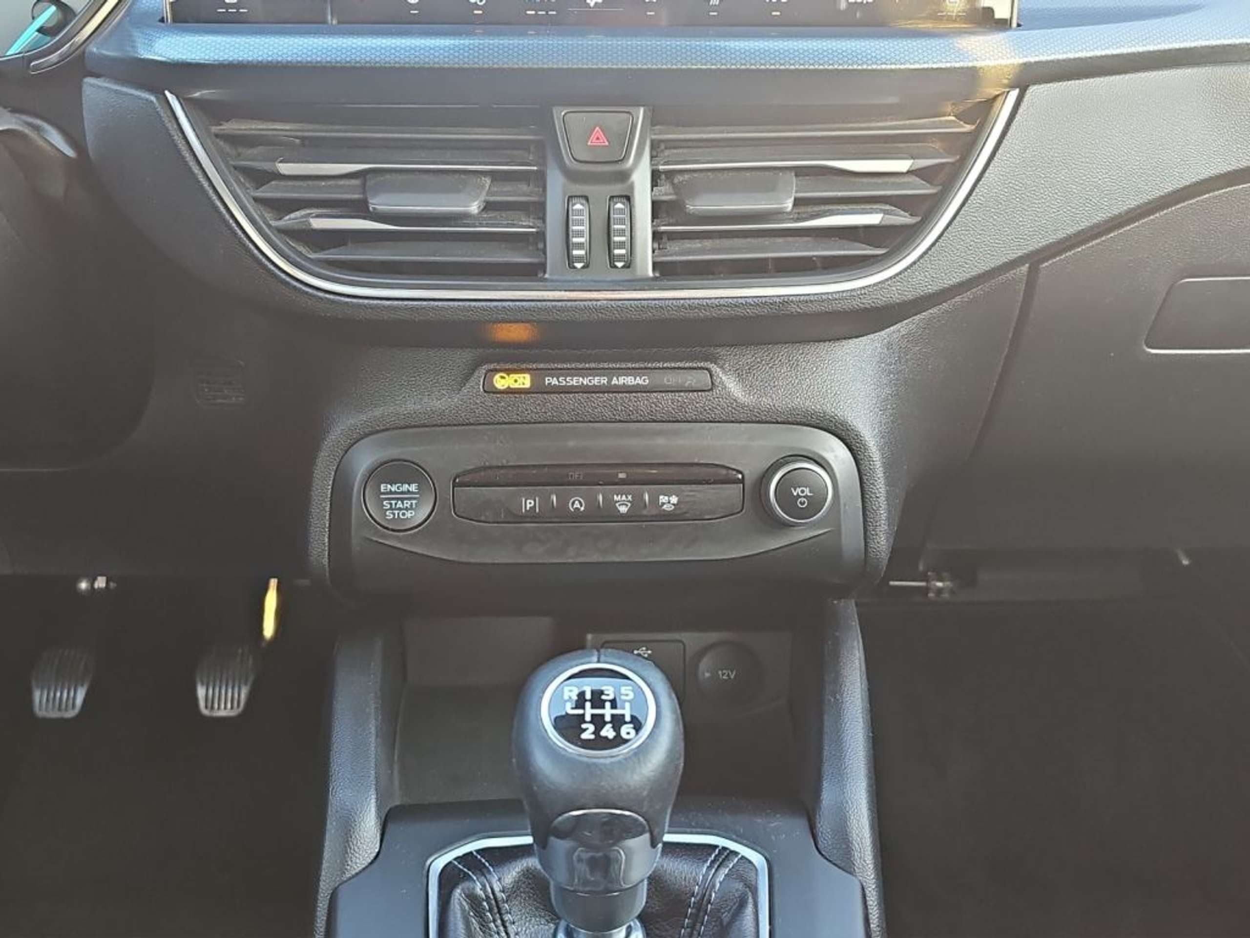 Fahrzeugabbildung Ford Focus 1.5 EcoBlue Start-Stopp-System ACTIVE - mit KI generiert/bearbeitet