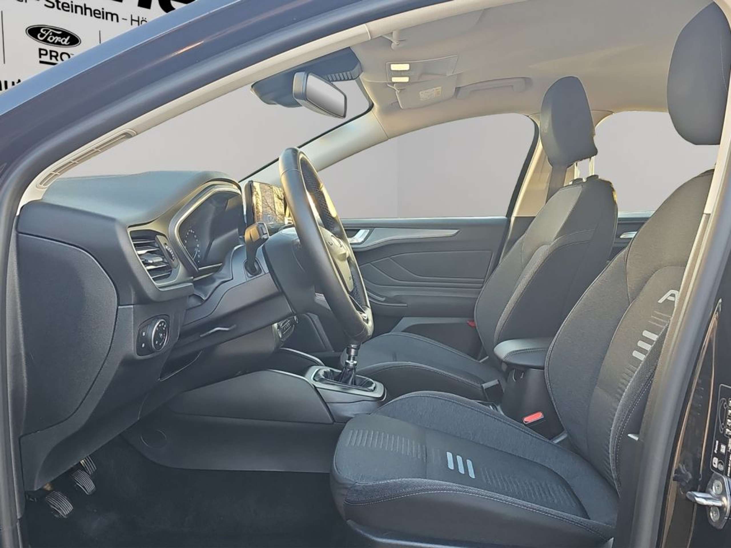 Fahrzeugabbildung Ford Focus 1.5 EcoBlue Start-Stopp-System ACTIVE - mit KI generiert/bearbeitet