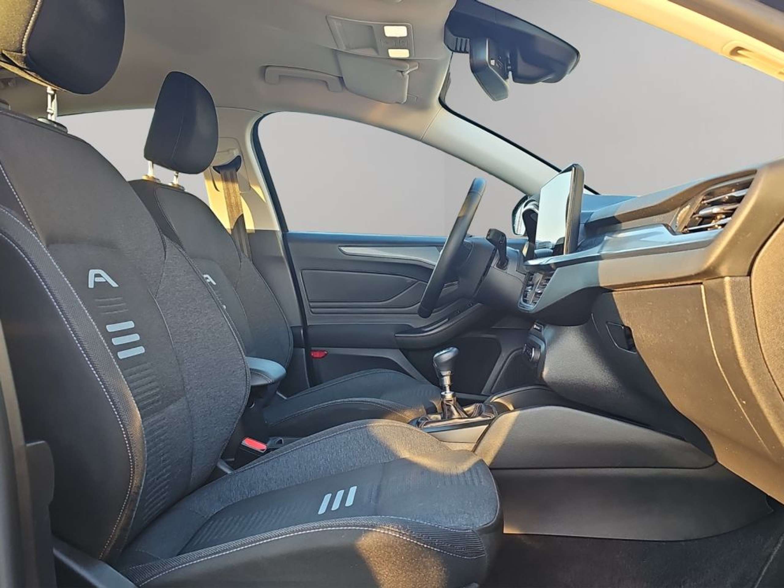 Fahrzeugabbildung Ford Focus 1.5 EcoBlue Start-Stopp-System ACTIVE - mit KI generiert/bearbeitet