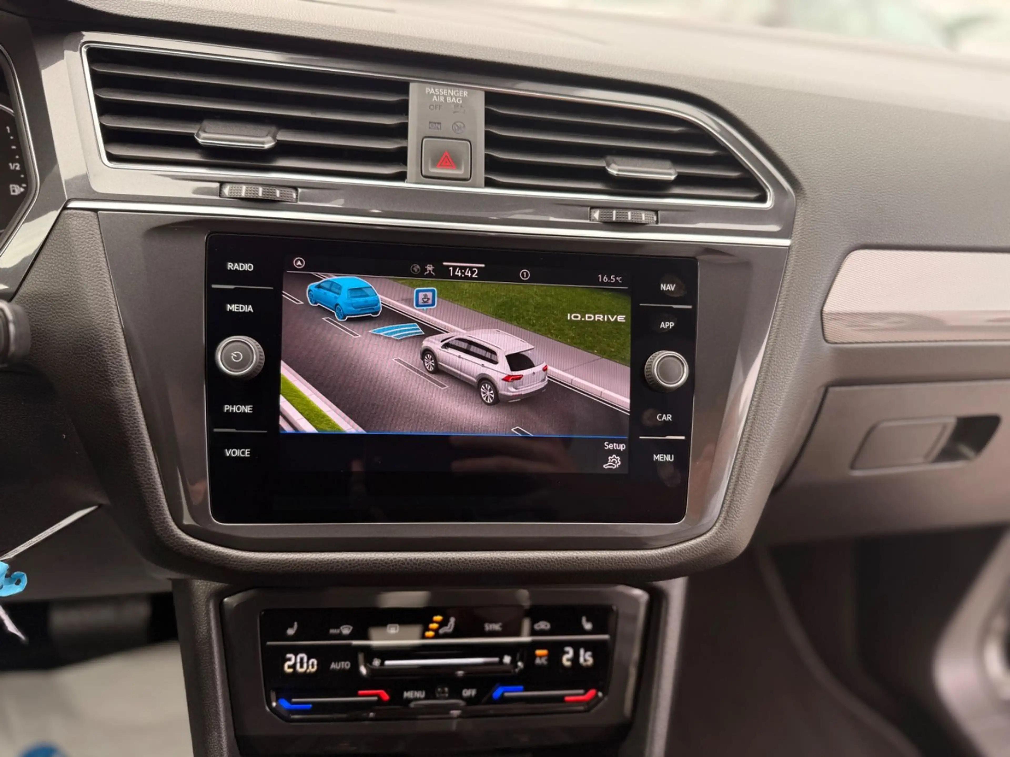 Volkswagen Tiguan Allspace 2.0 TDI /7.Sitzer/AHK/ACC/LED — photo 12
