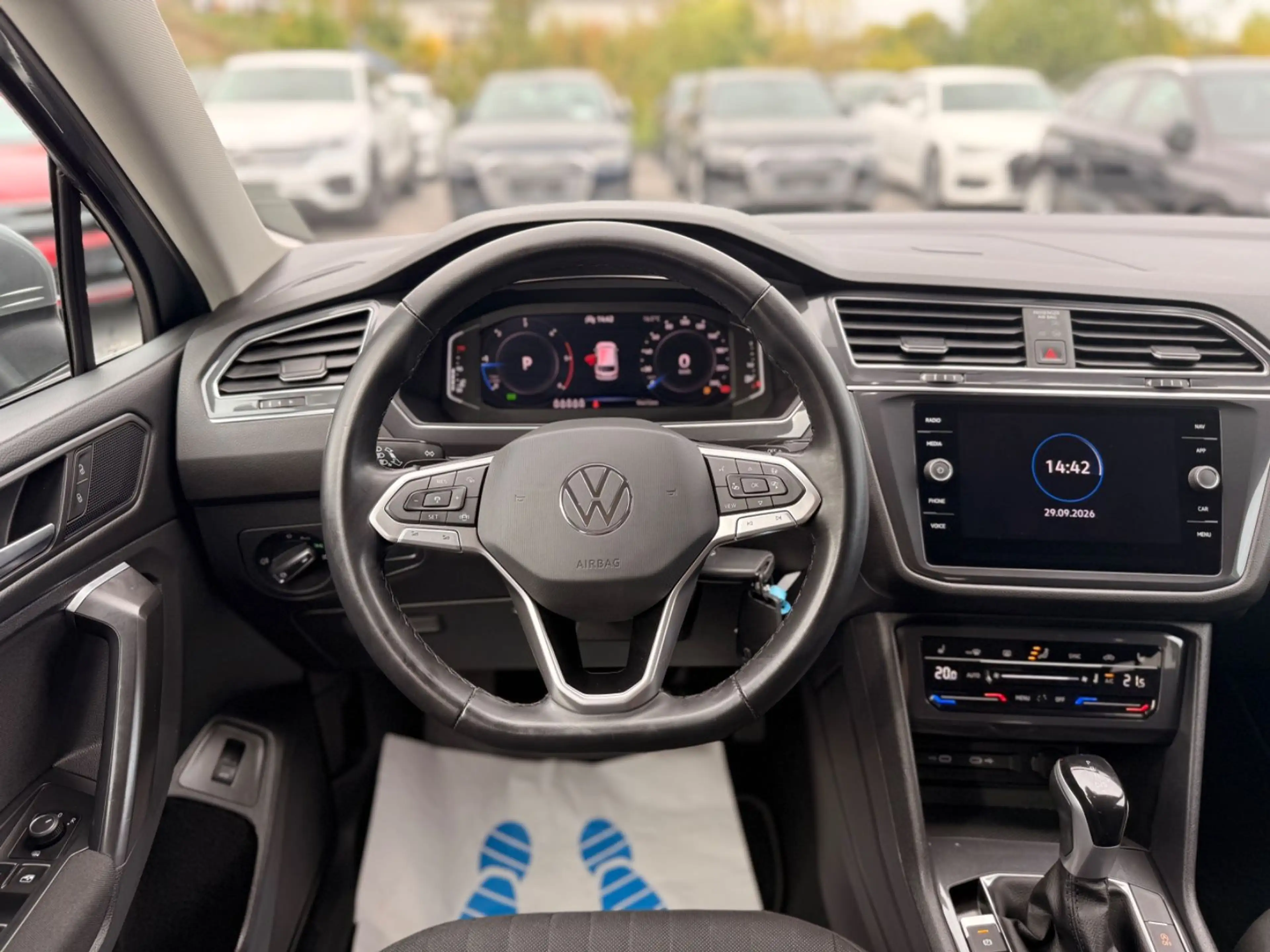 Volkswagen Tiguan Allspace 2.0 TDI /7.Sitzer/AHK/ACC/LED — photo 9