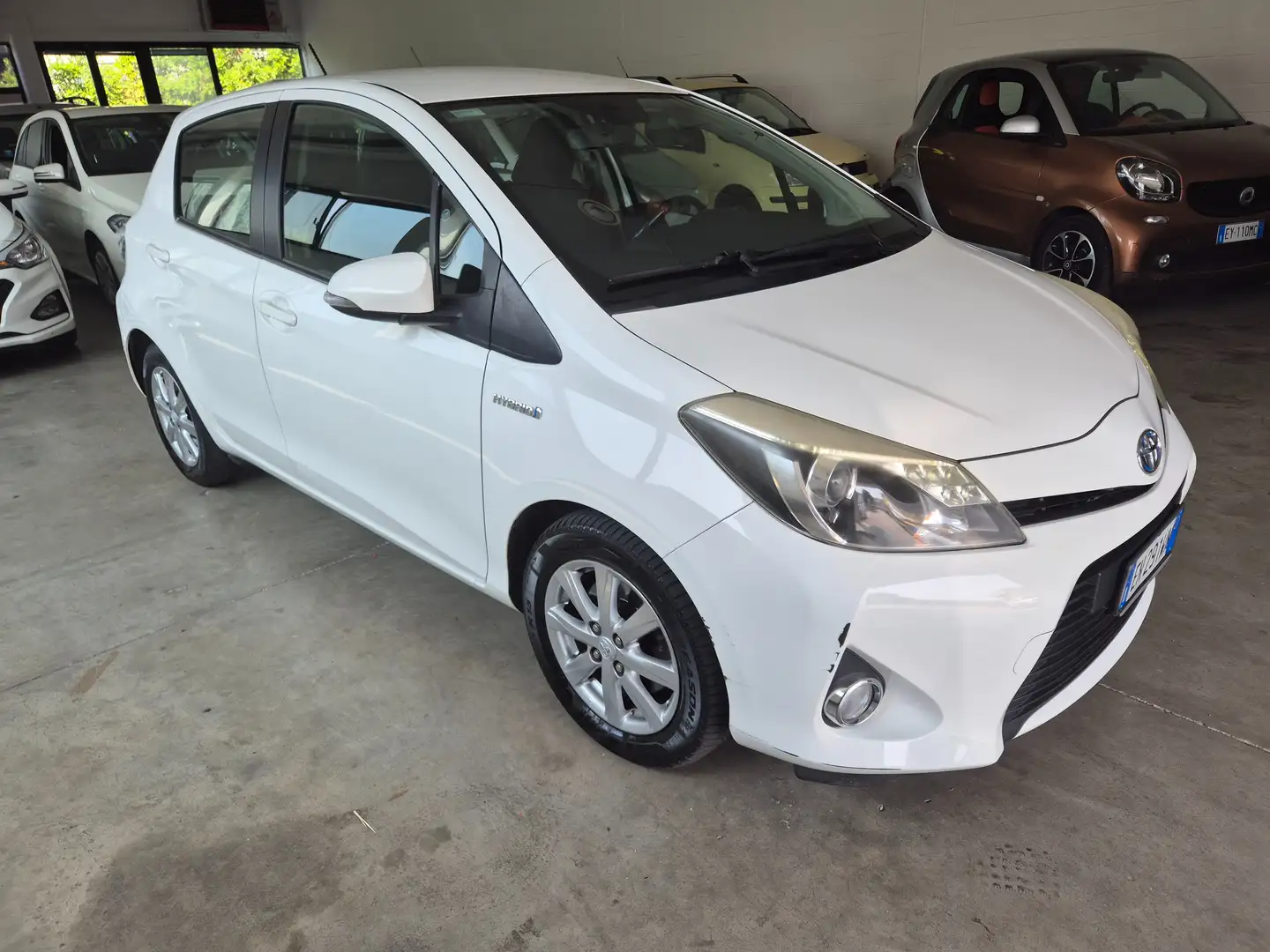 Toyota Yaris Yaris 5p 1.5h Lounge+ Blanc - 2