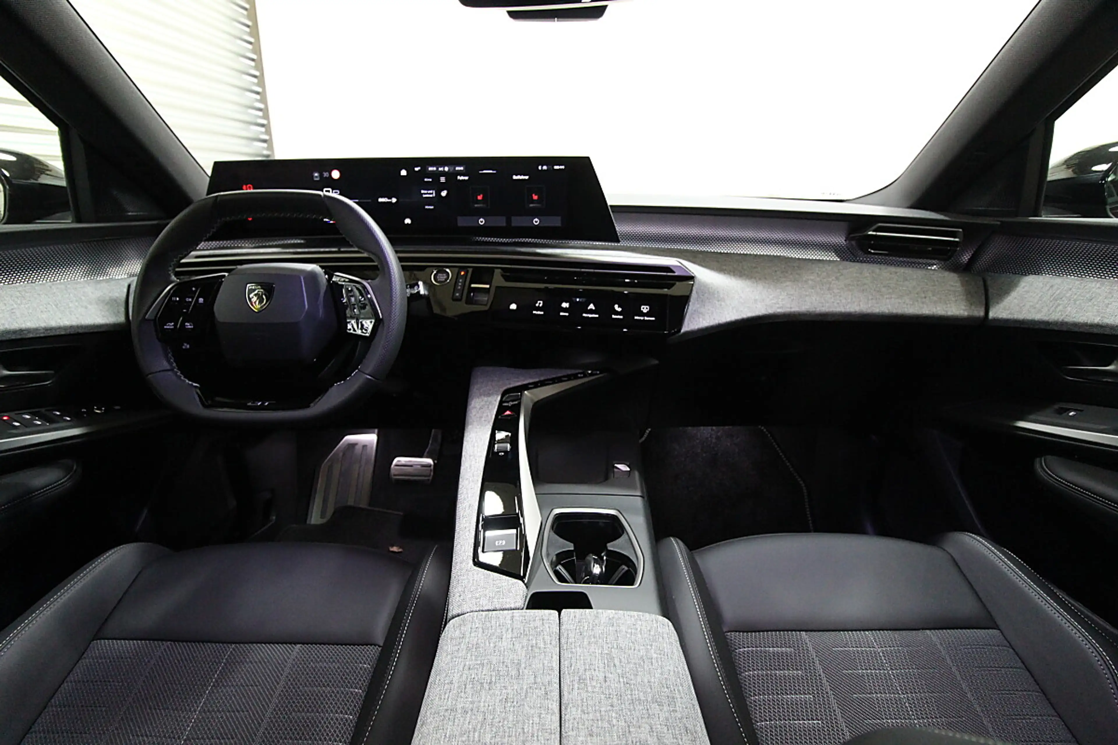 Peugeot 5008 mHEV 145 e-DCS6 GT Aut. +motorisierte Heckklapp... — photo 12