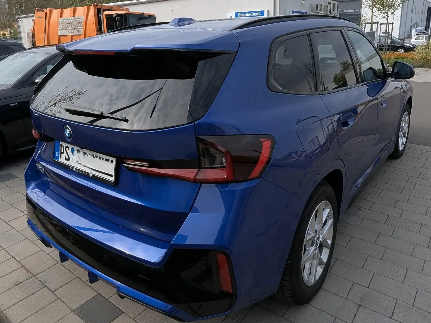 BMW iX1 iX1 xDrive30 M Sportpaket Blue - 2