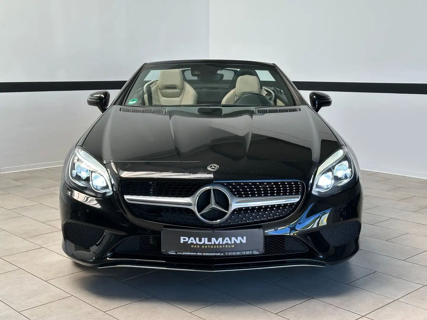 Mercedes-Benz SLC 250 d 9G-TRONIC Navi*Leder*LED*Airscarf Чорний - 2