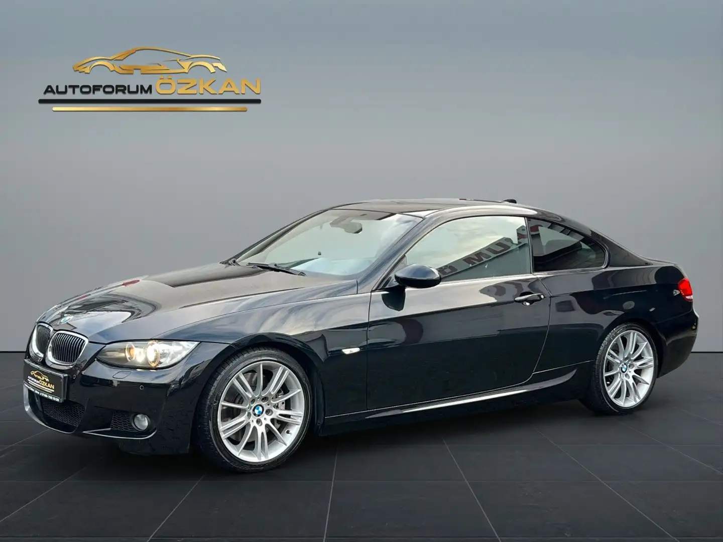 BMW 330 d Coupe M Sportpaket 1. Hand ACC Xenon Schwarz - 1
