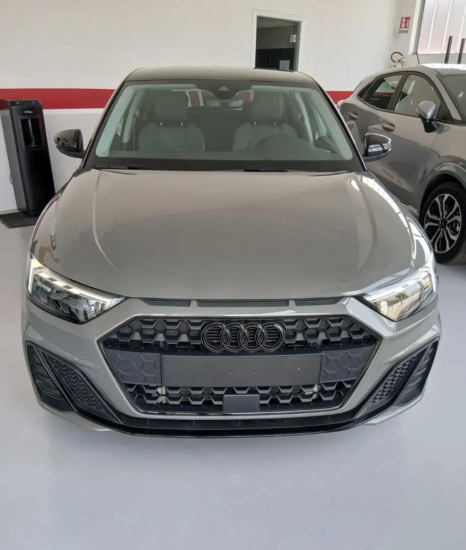 Audi A1 SPB Sportback 30 TFSI Adrenaline Black Edition Grau - 1