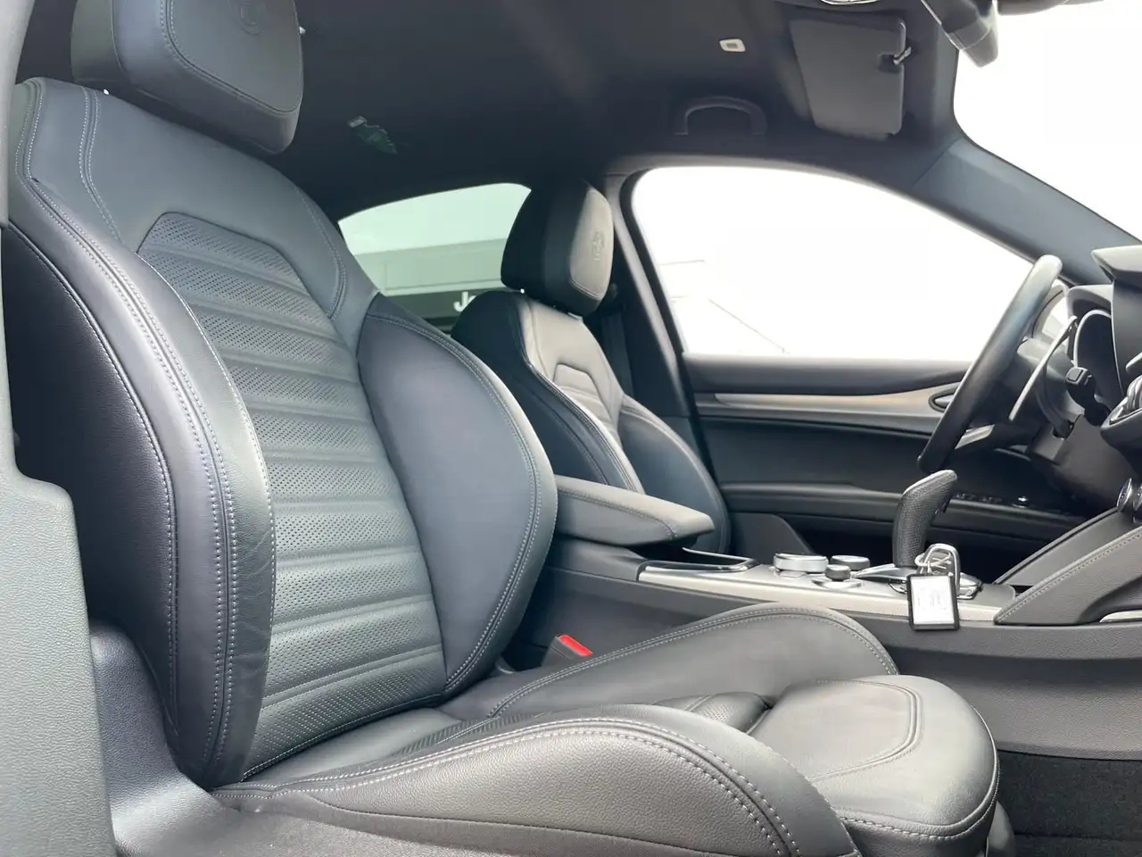 Alfa Romeo Stelvio 2025 — фото 14