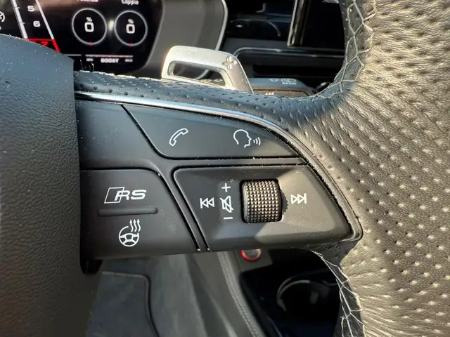 Audi RS4 view 11