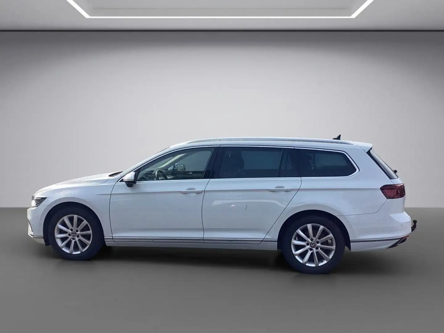 Volkswagen Passat Variant 2.0TDI DSG 4Motion Elegance AHK Weiß - 2