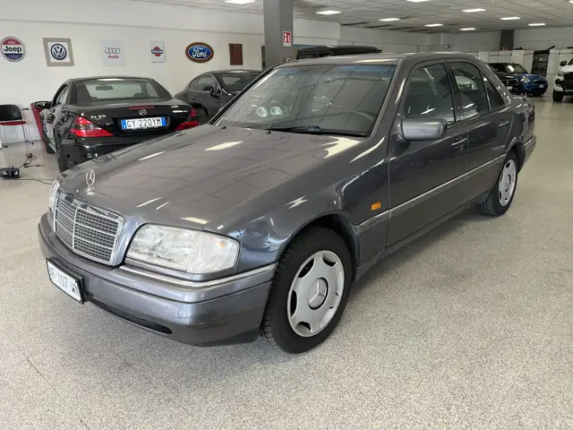 Mercedes-Benz C 180