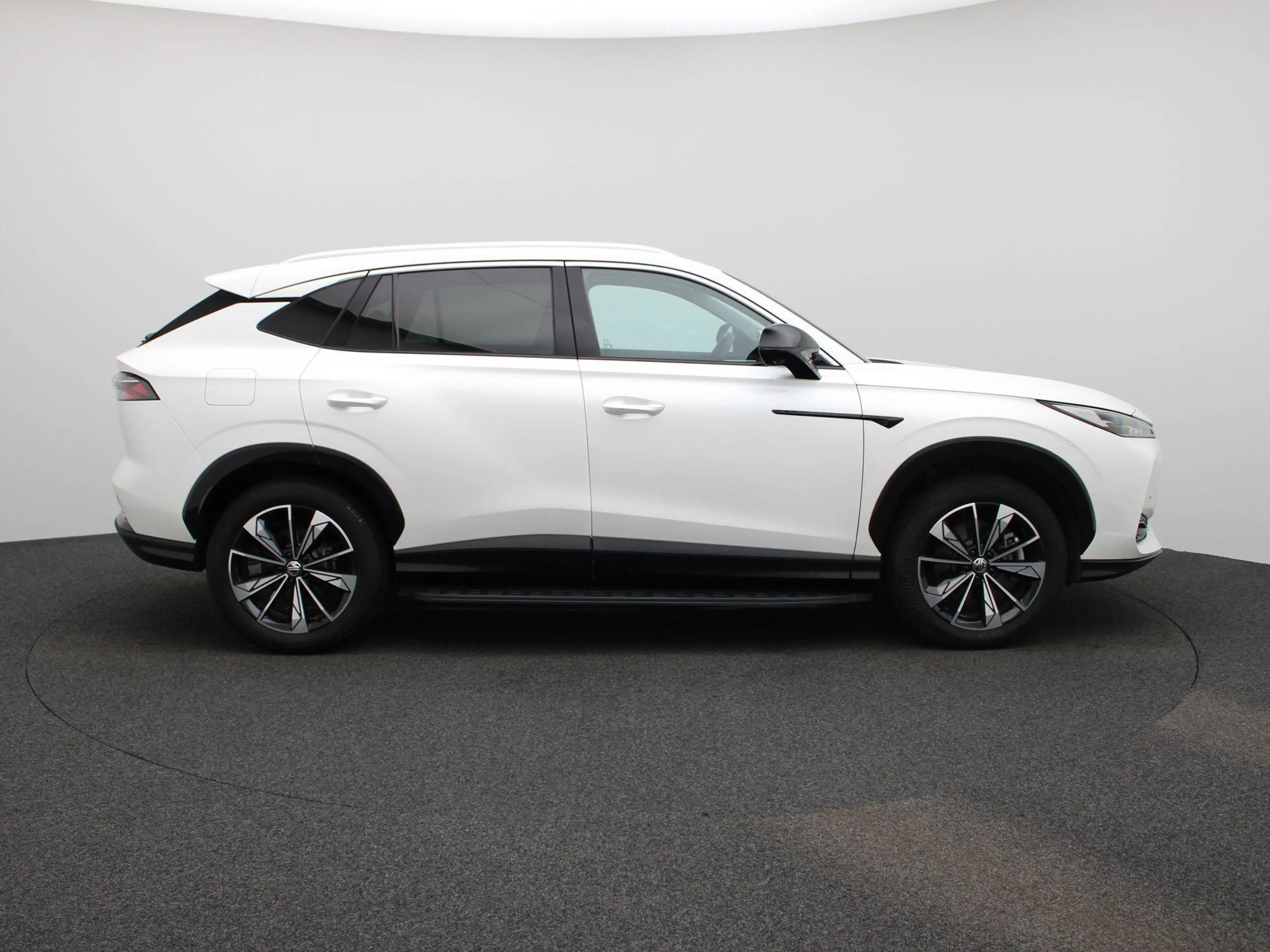 MG HS MG PHEV 1.5 Luxury — photo 6