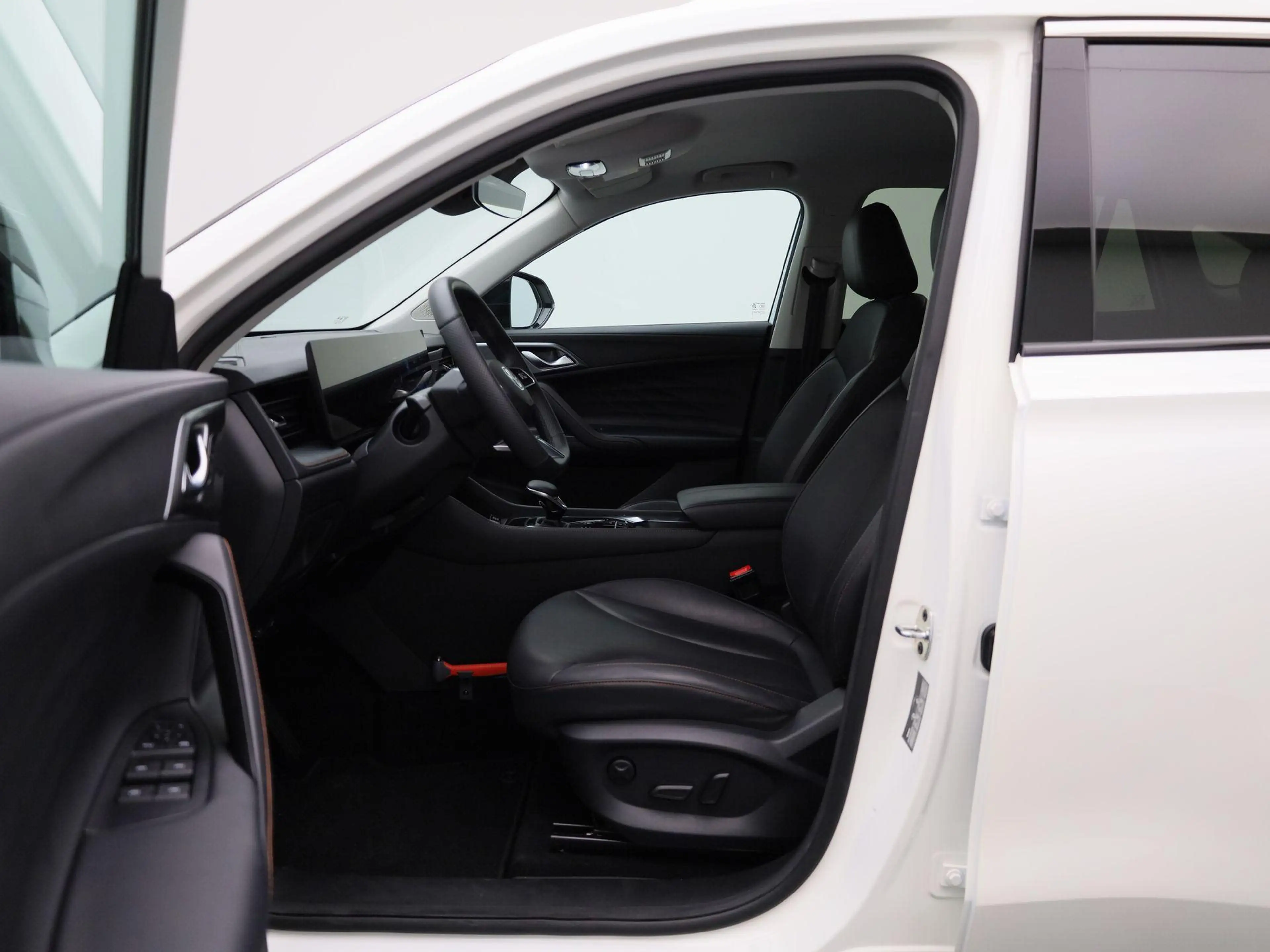 MG HS MG PHEV 1.5 Luxury — photo 9