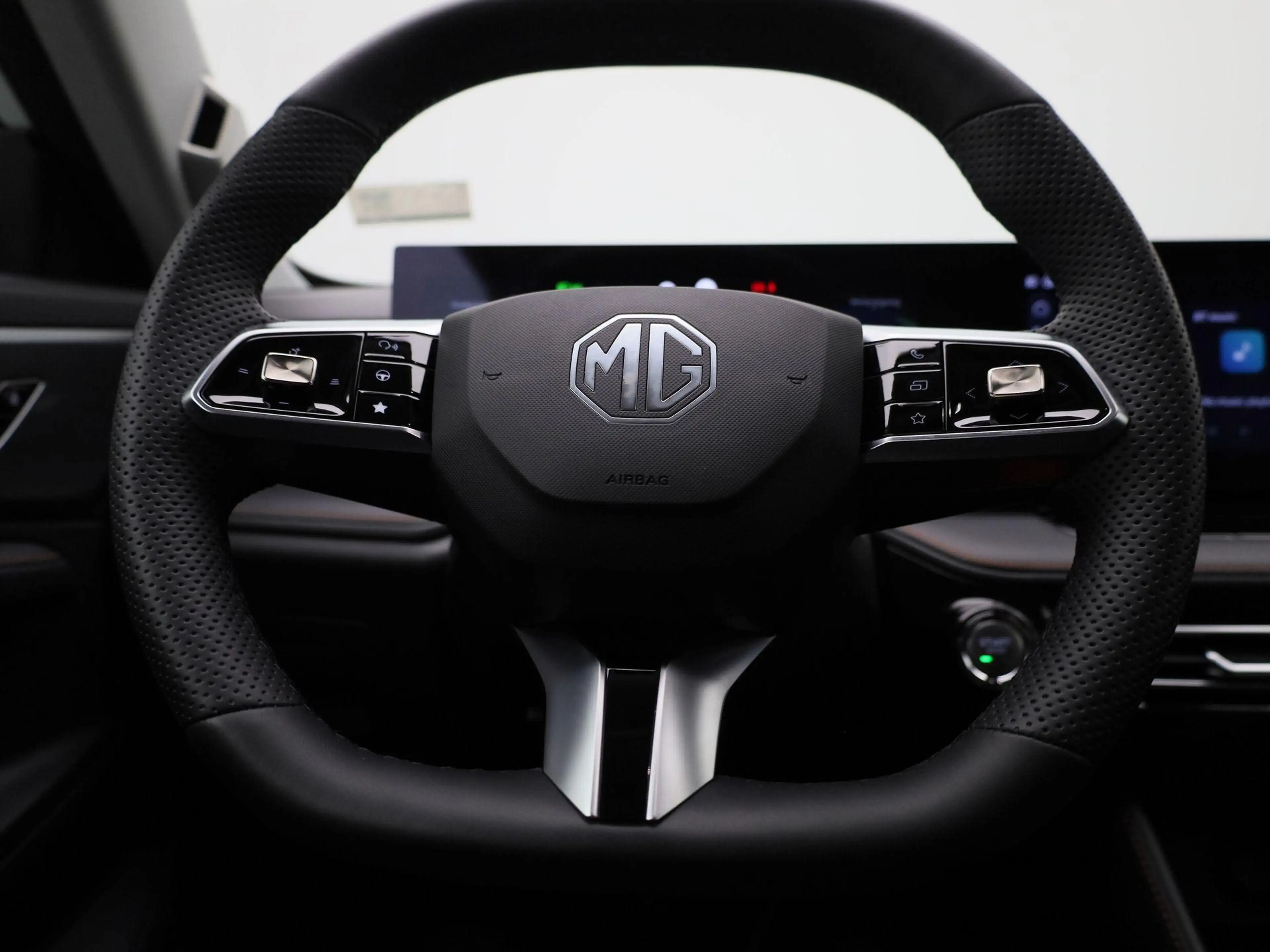 MG HS MG PHEV 1.5 Luxury — photo 7