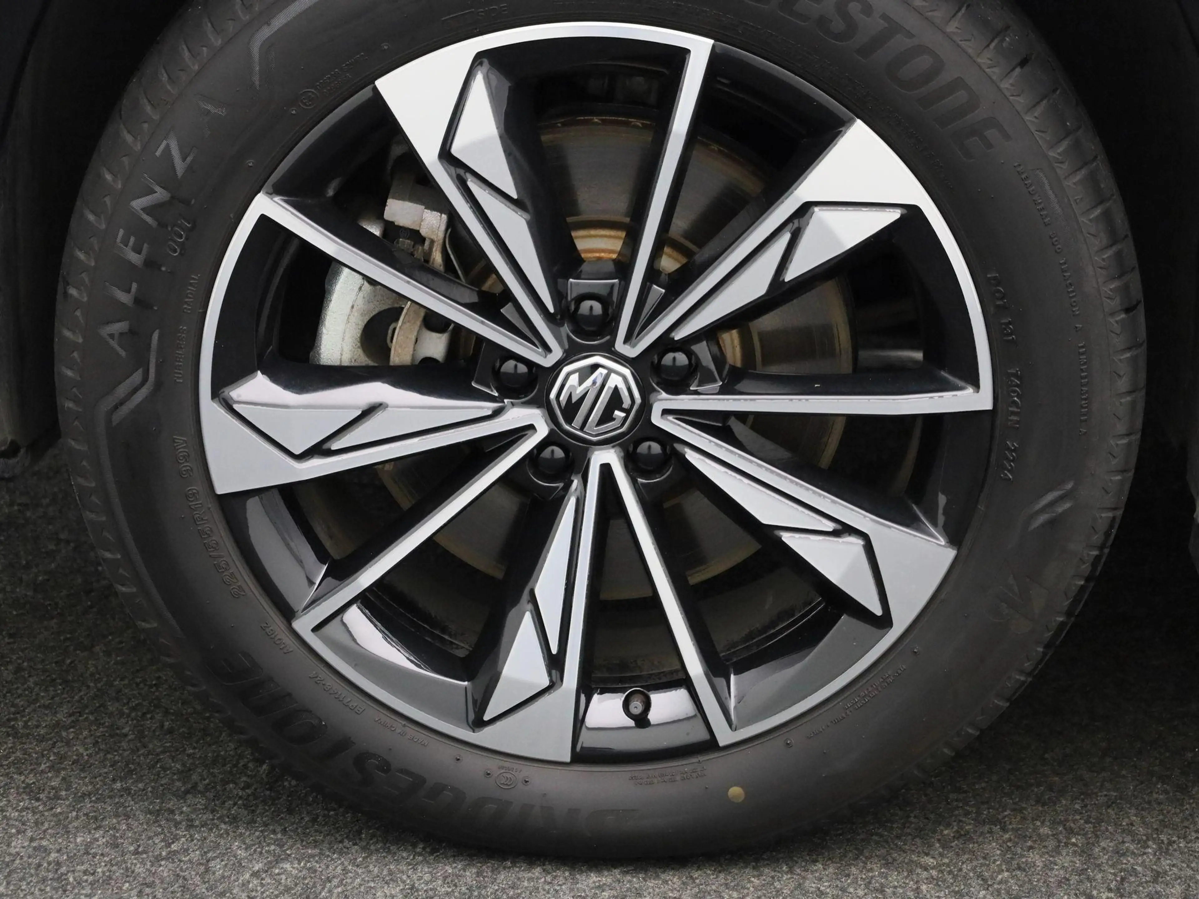 MG HS MG PHEV 1.5 Luxury — photo 15