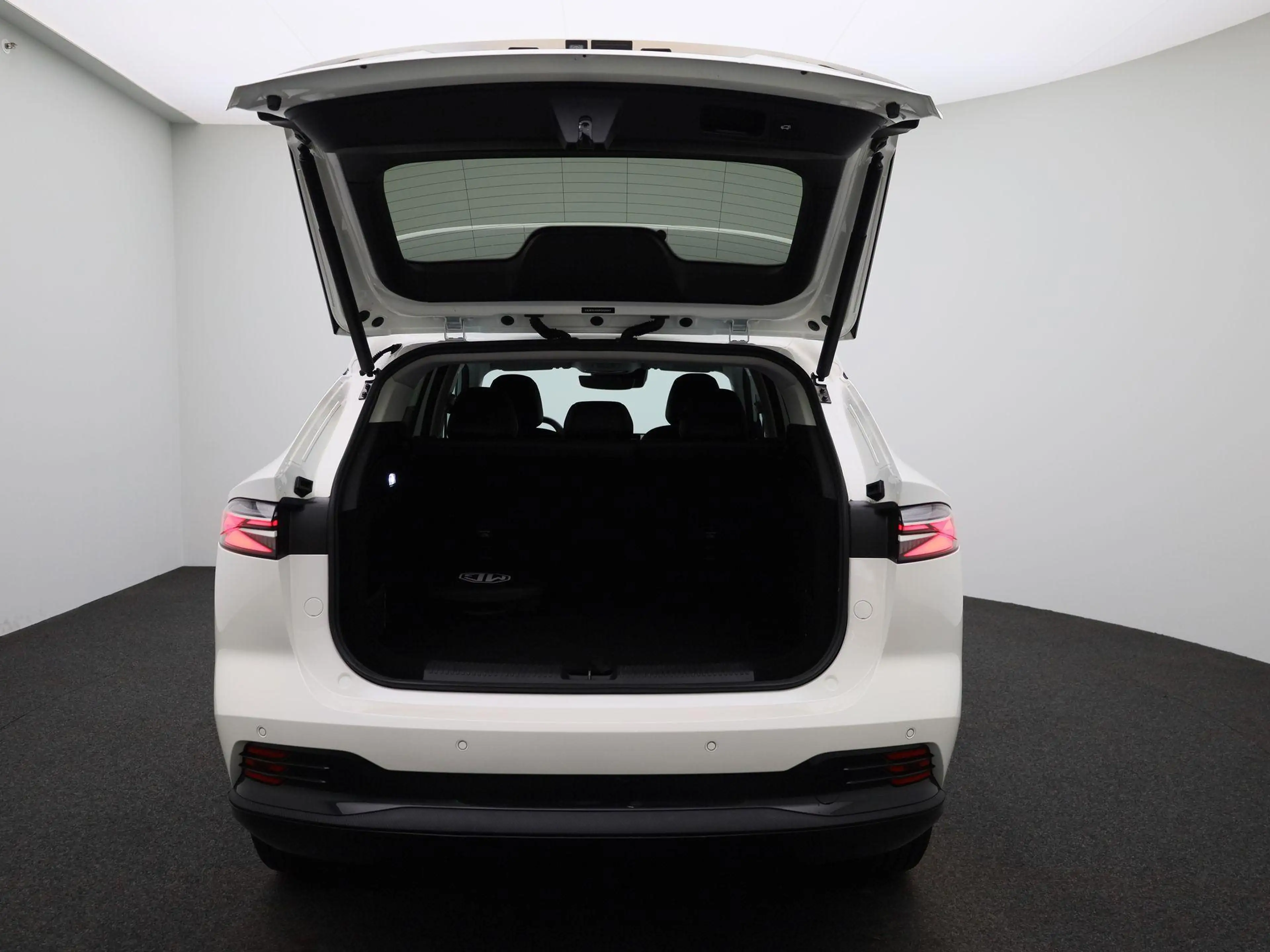 MG HS MG PHEV 1.5 Luxury — photo 11