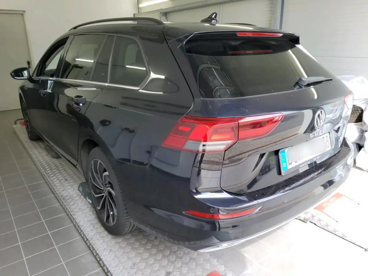 Volkswagen Golf VIII Variant 2.0 TDI DSG STYLE +LED +ACC +RKAM +V, миниатюра 4
