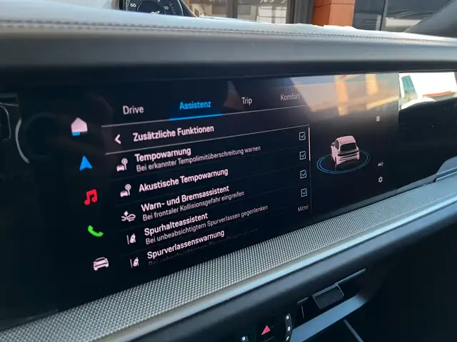 Porsche Cayenne view 13