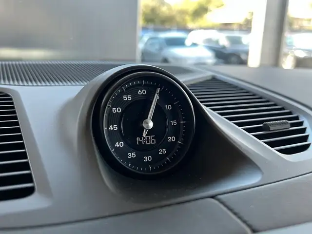 Porsche Cayenne view 15