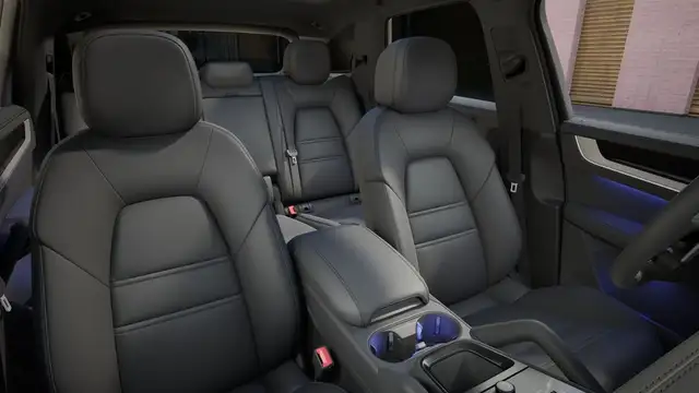 Porsche Cayenne view 10