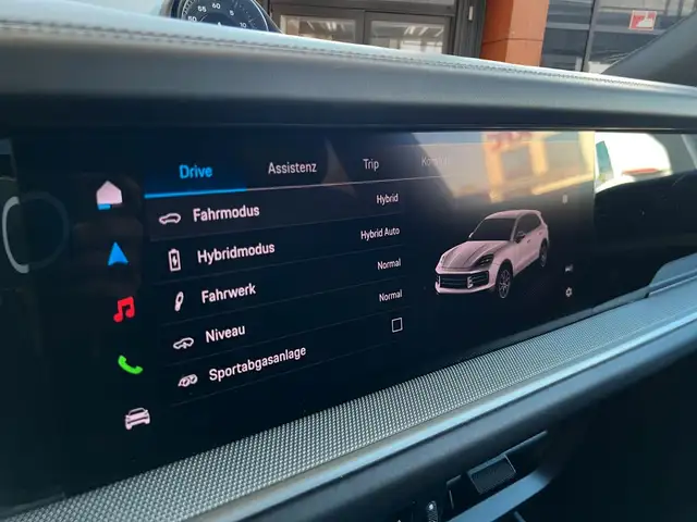 Porsche Cayenne view 12