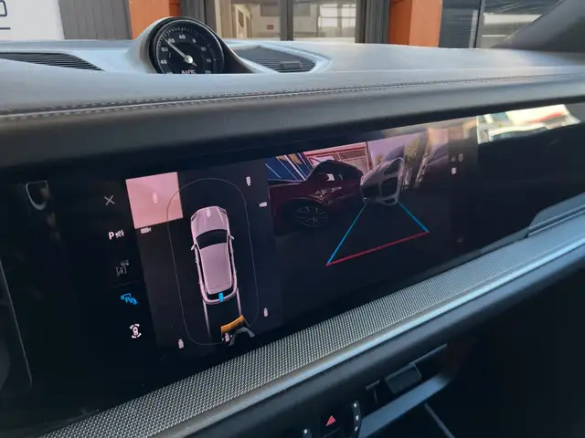 Porsche Cayenne view 14