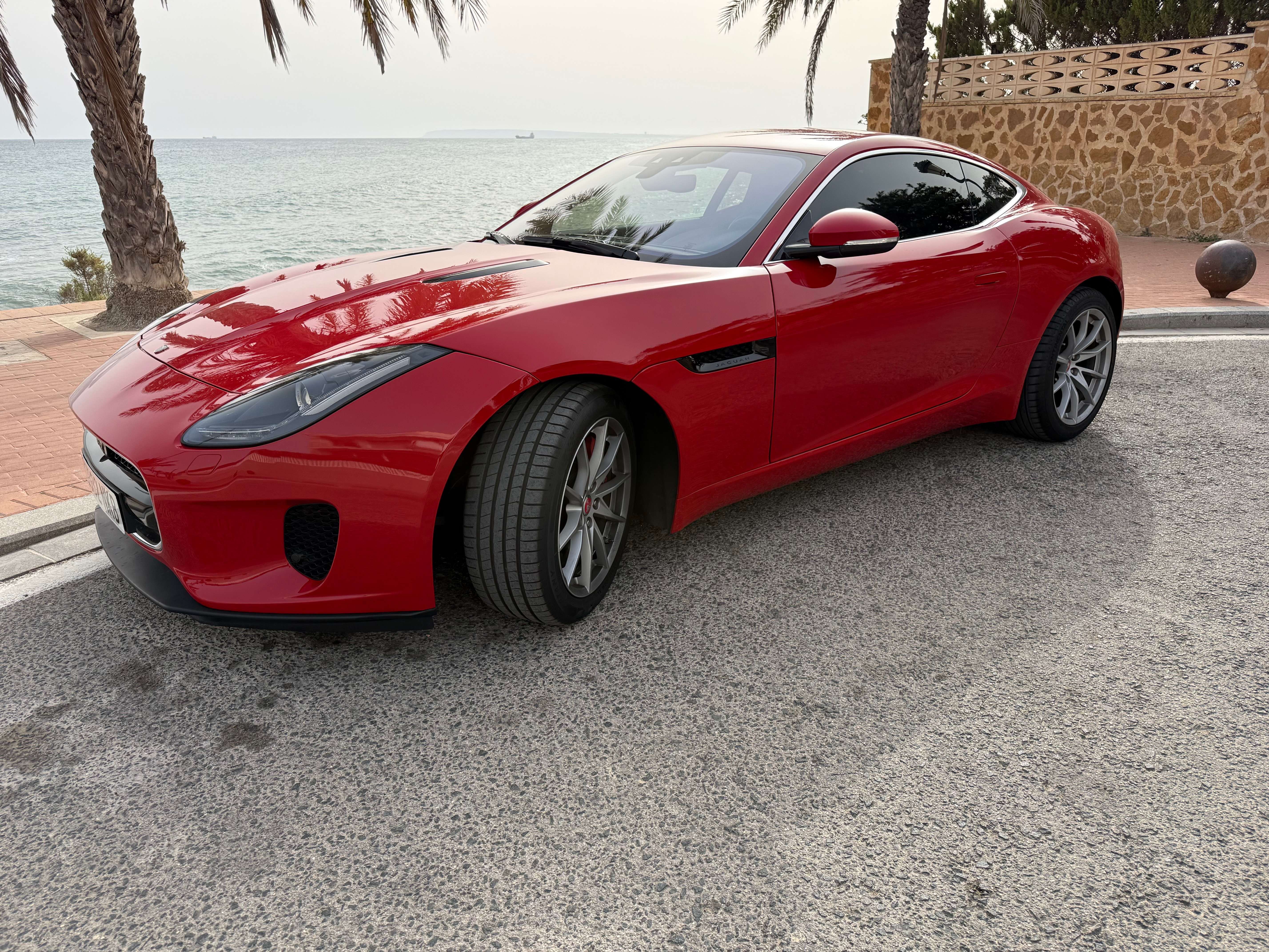 Jaguar F-Type F-Type Coupé 2.0 I4 R-Dynamic Aut. 300 R-Dynamic - foto 1