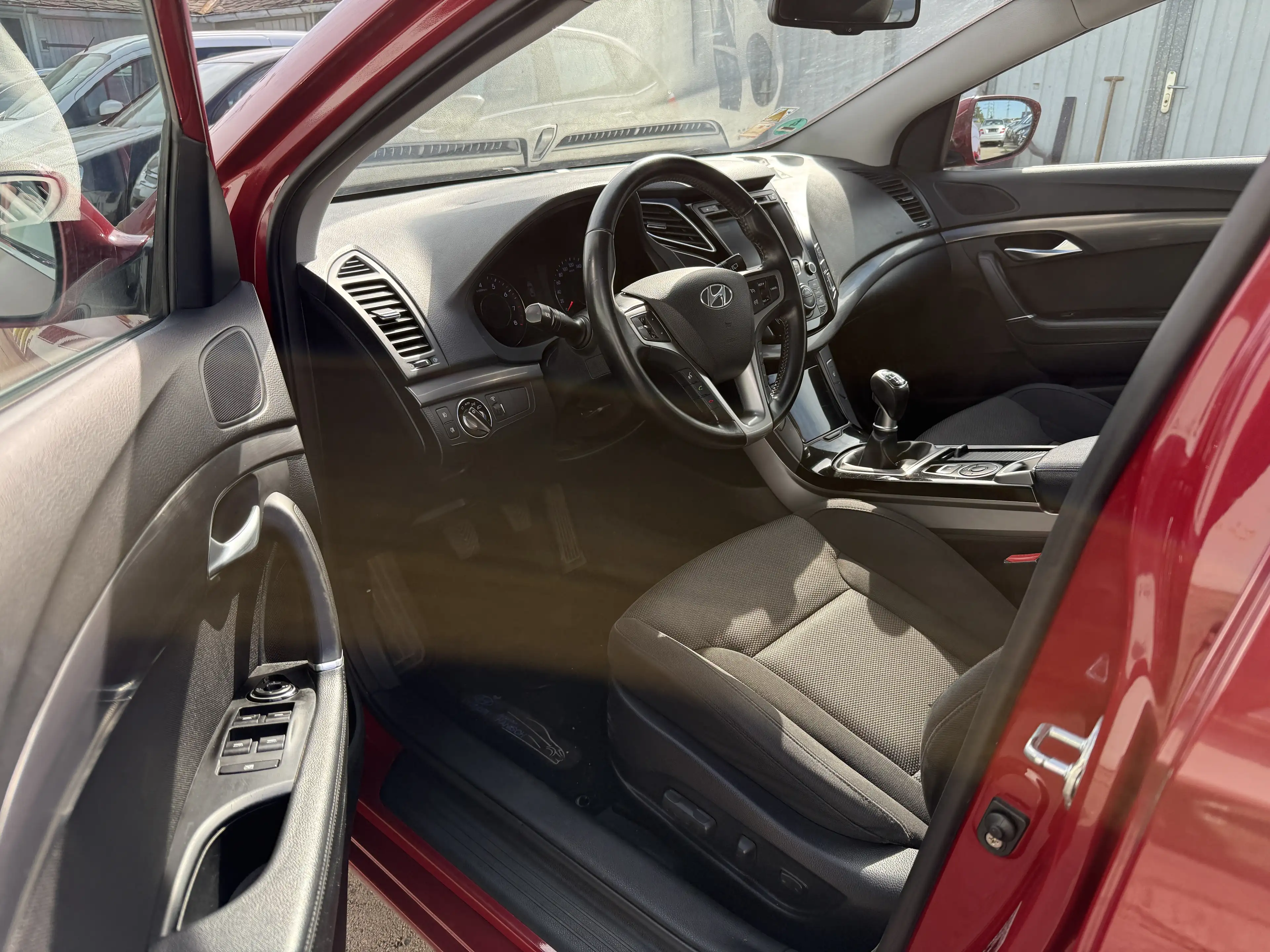 Hyundai i40 5 Star Edition World Cup Fifa 2014 — photo 4