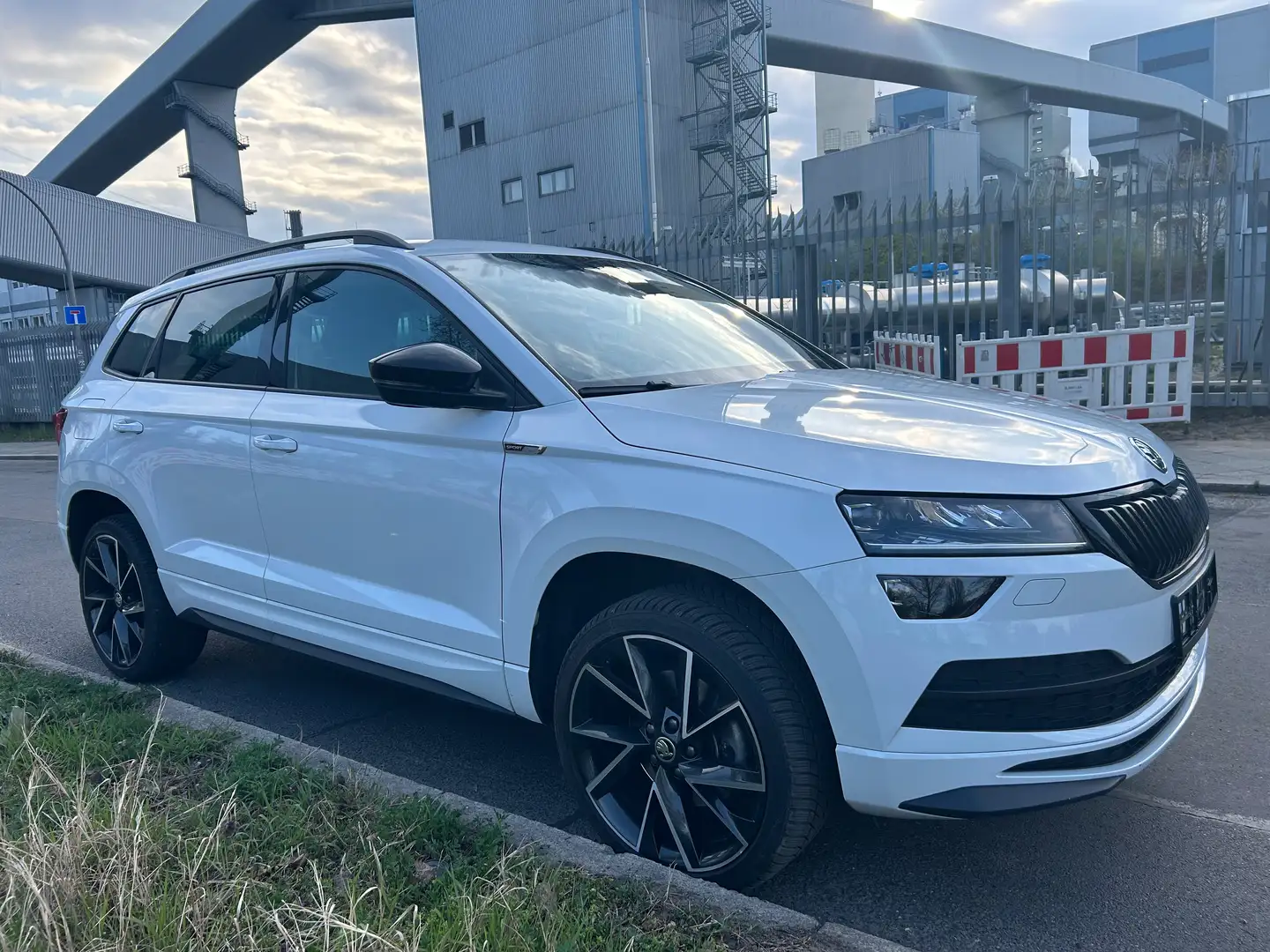 Skoda Karoq Sportline Wit - 2