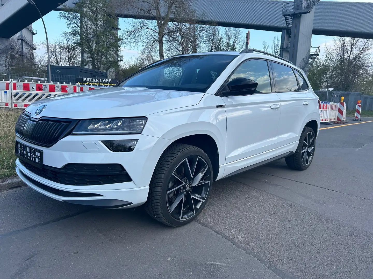 Skoda Karoq Sportline Wit - 1